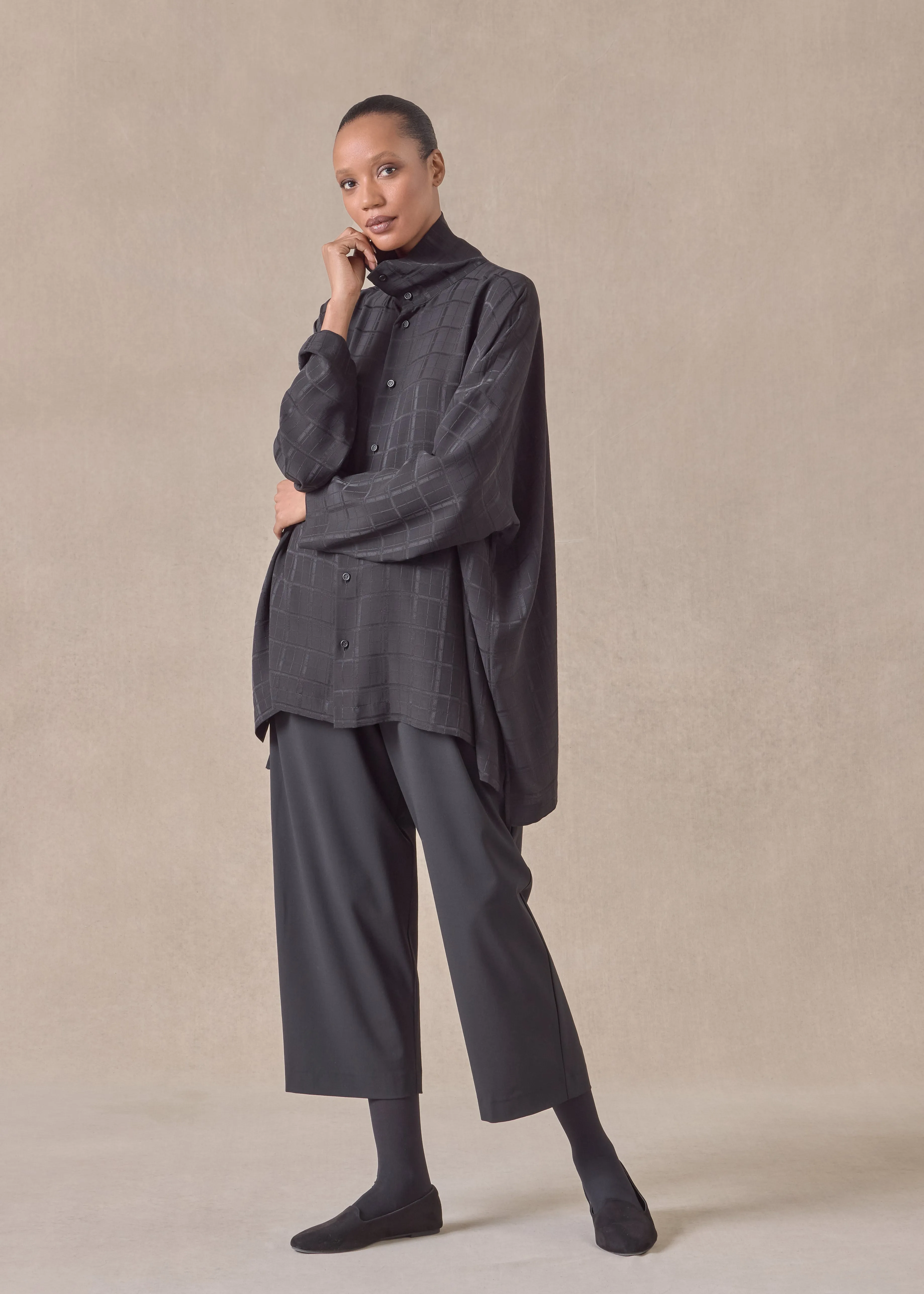 silk wide longer back scrunch neck shirt - long (black) sold by eskandar