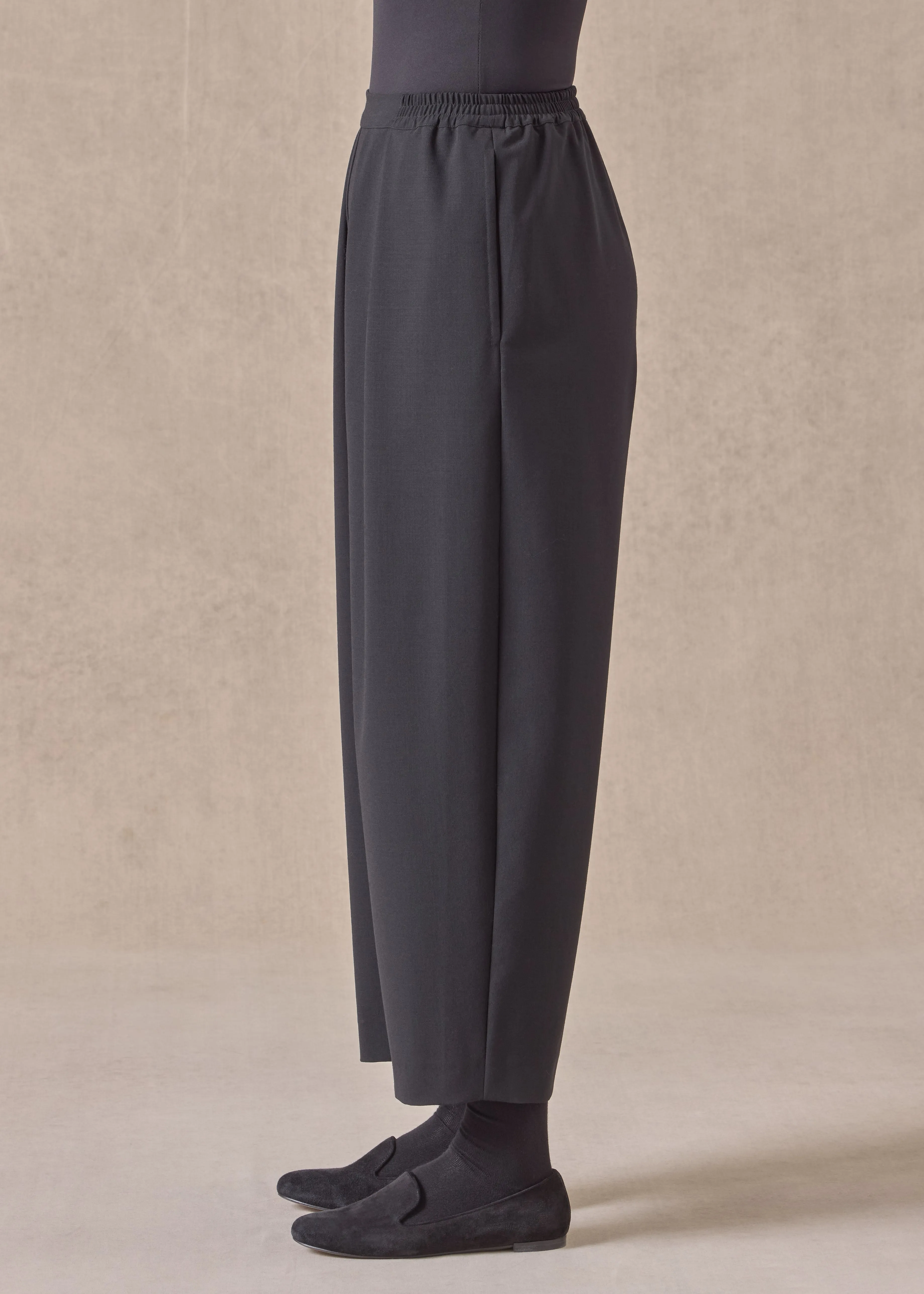 wool stretch cropped flat front pleated trouser (black) sold by eskandar product image thumbnail 3