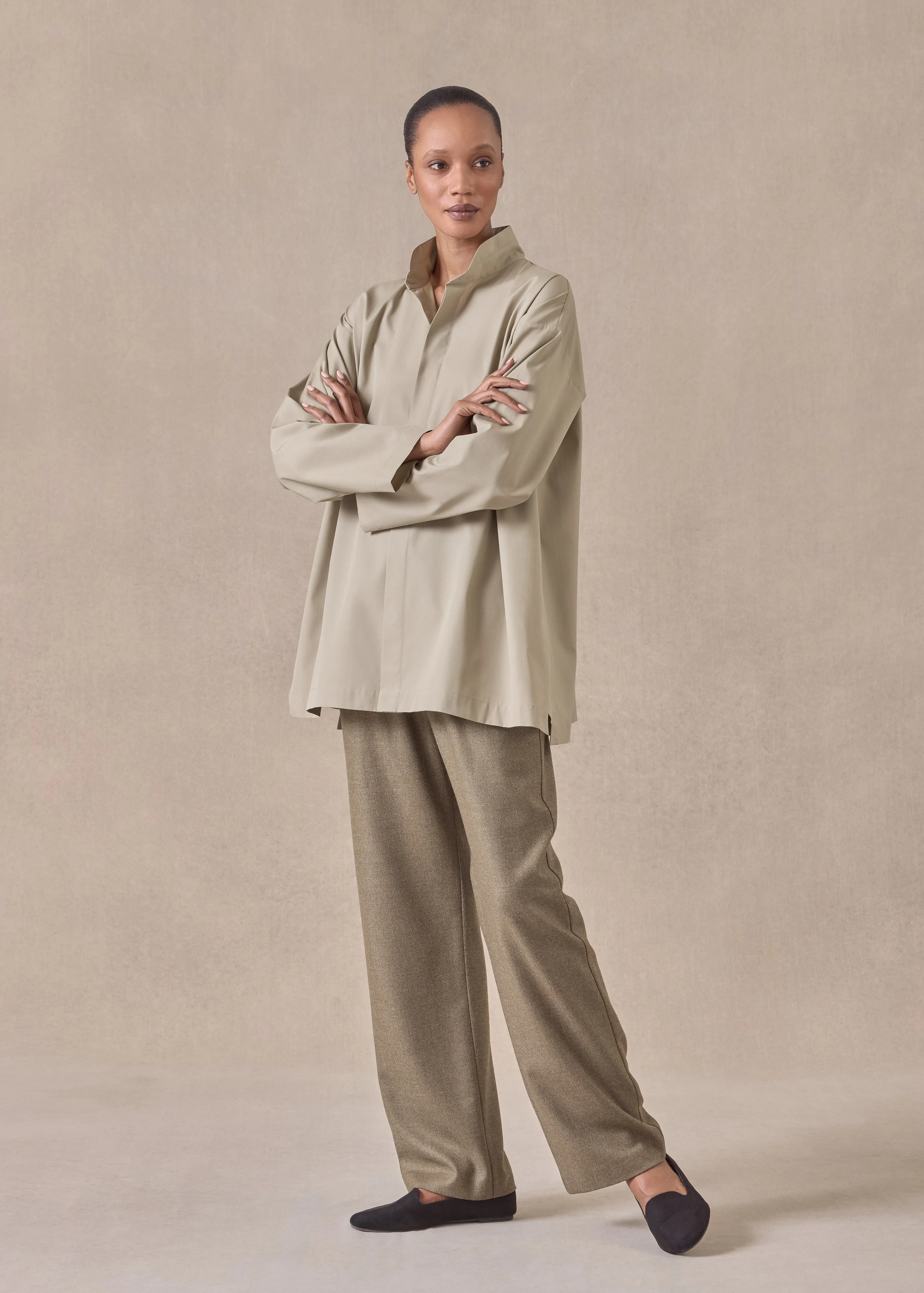 cotton slim a-line double stand collar shirt with stepped insert - long (greensand) sold by eskandar