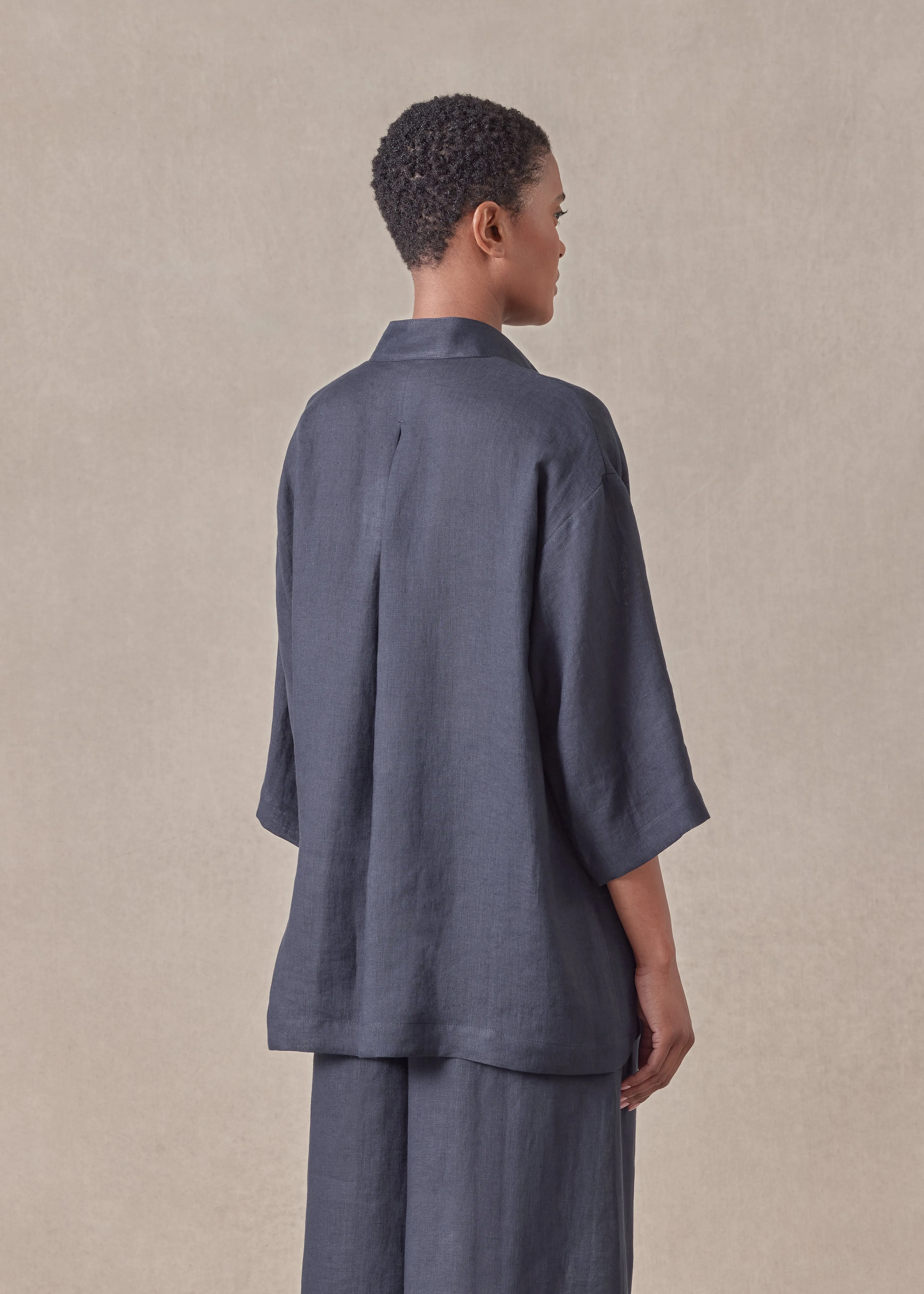 linen slim collarless short sleeve shirt - regular sold by eskandar product image thumbnail 4