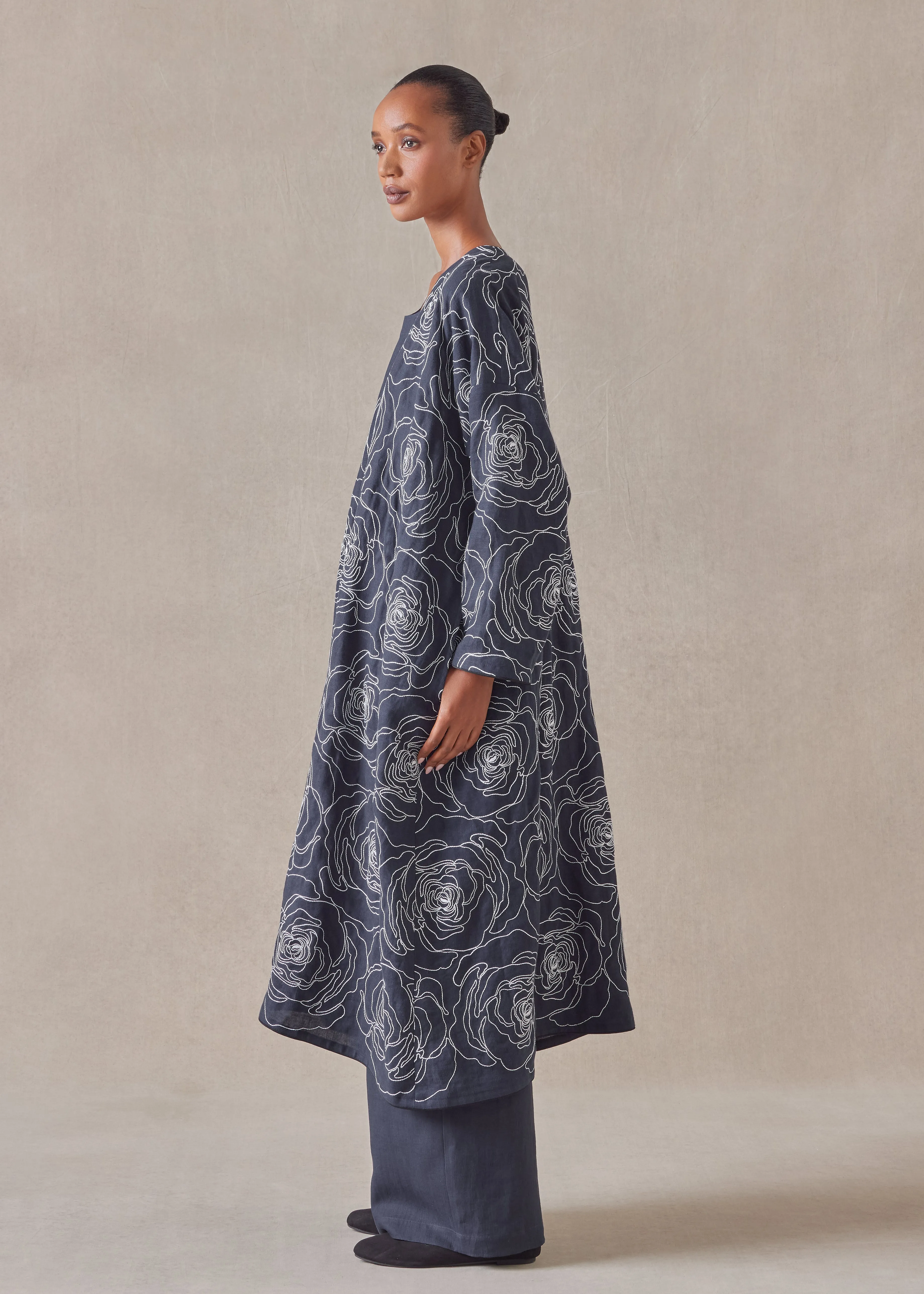 embroidered linen wide a-line v-neck open coat sold by eskandar product image thumbnail 3