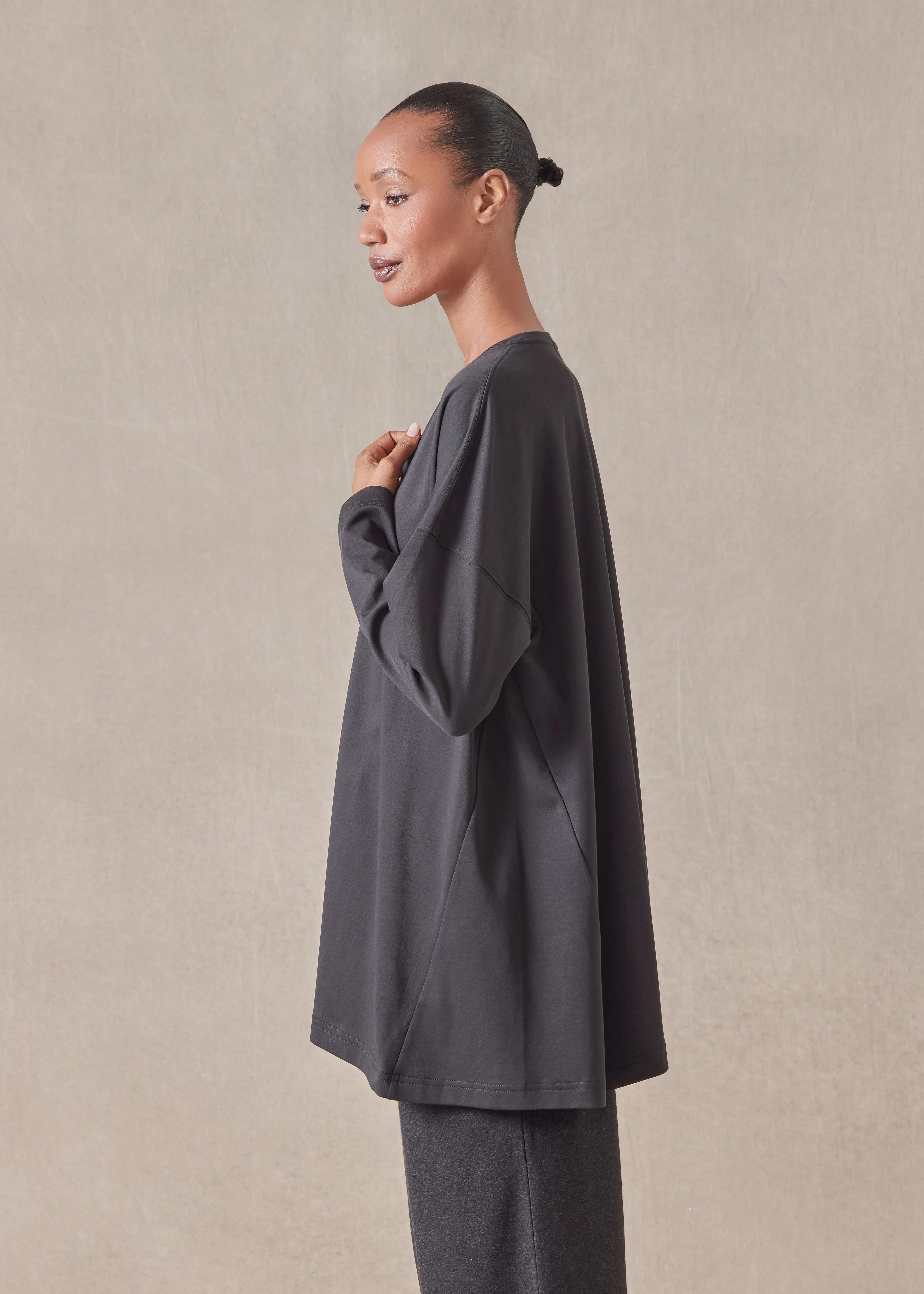 side panelled V neck t-shirt - long sold by eskandar product image thumbnail 3