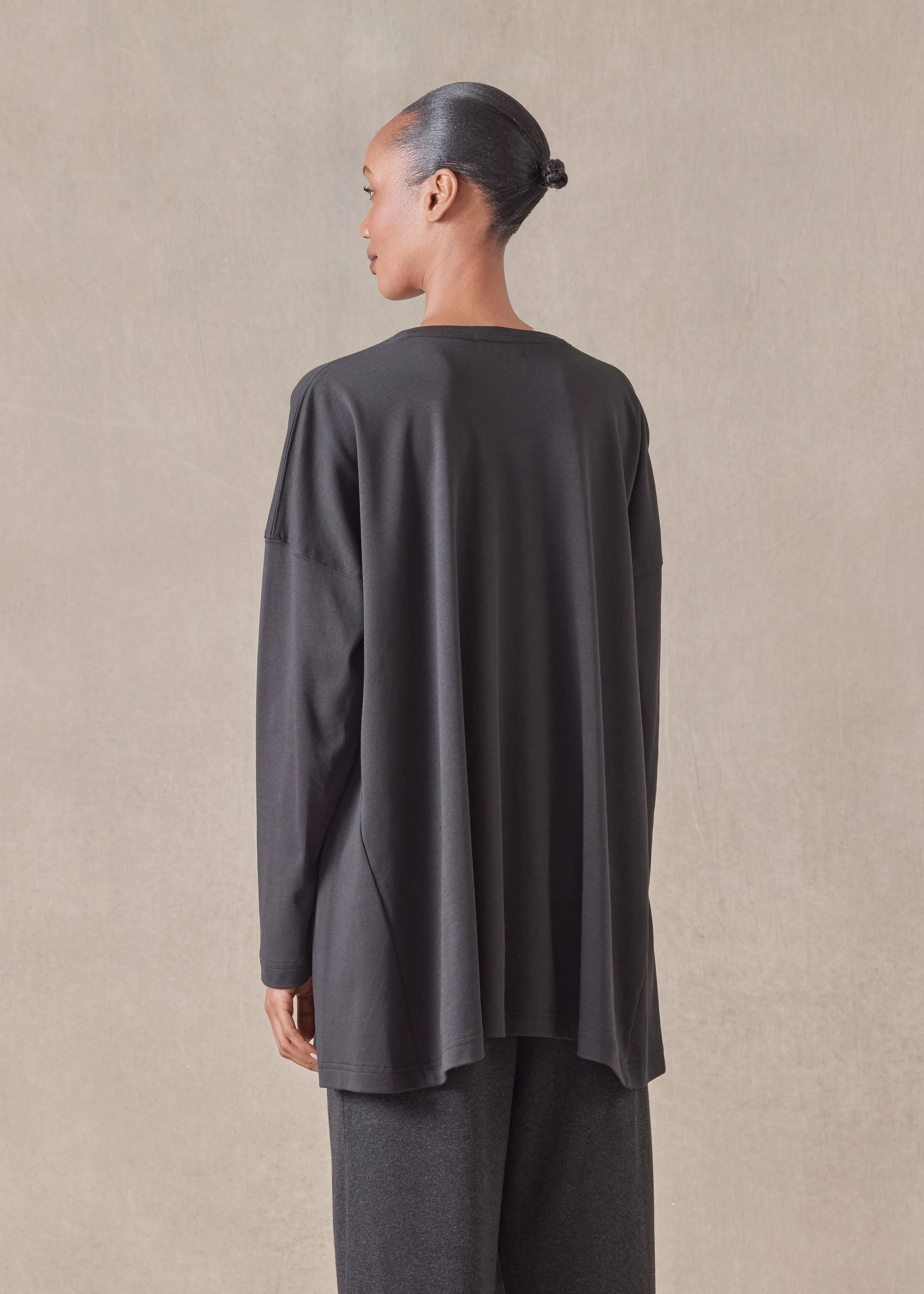 side panelled V neck t-shirt - long sold by eskandar product image thumbnail 4