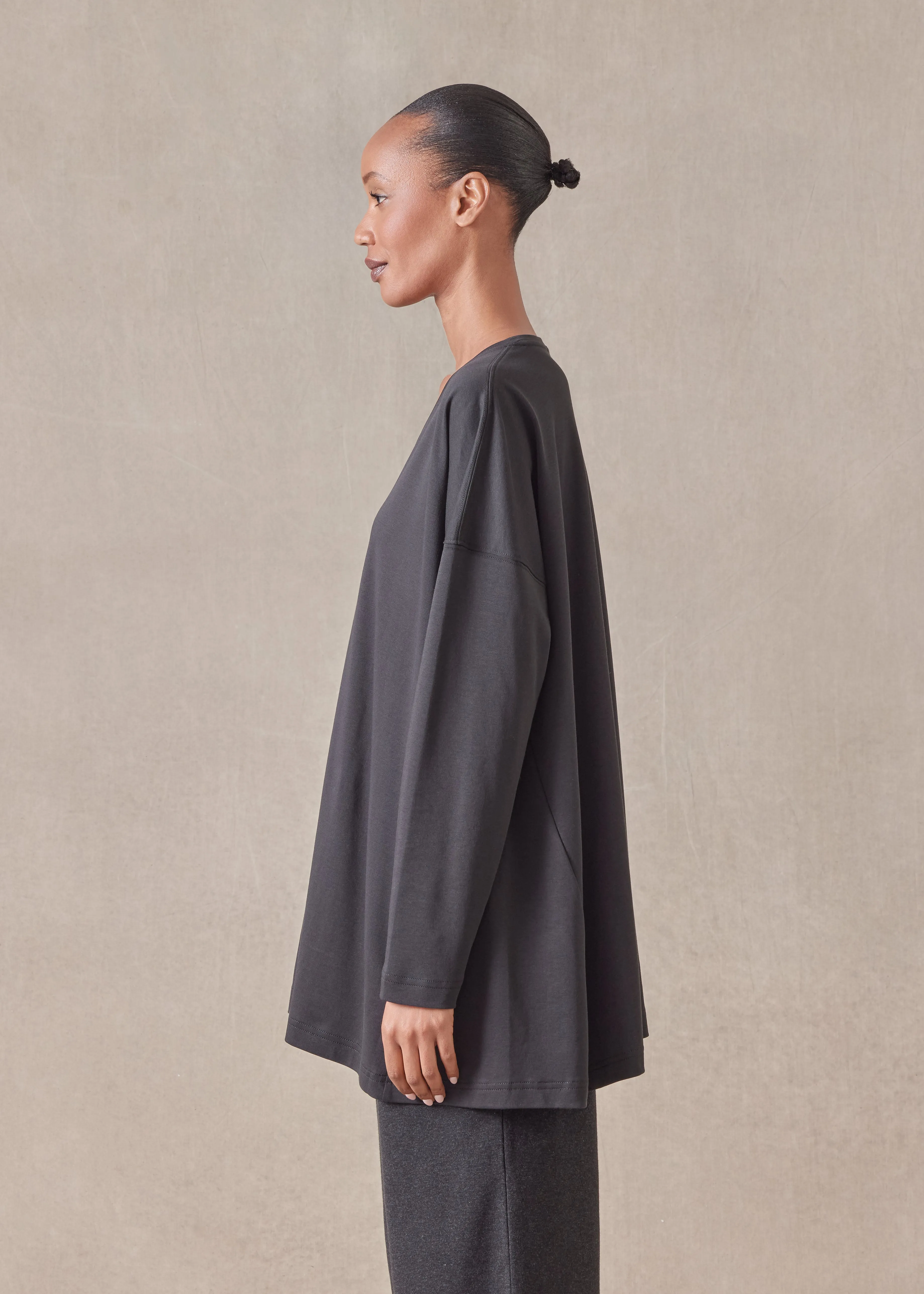 side panelled V neck t-shirt - long sold by eskandar product image thumbnail 2