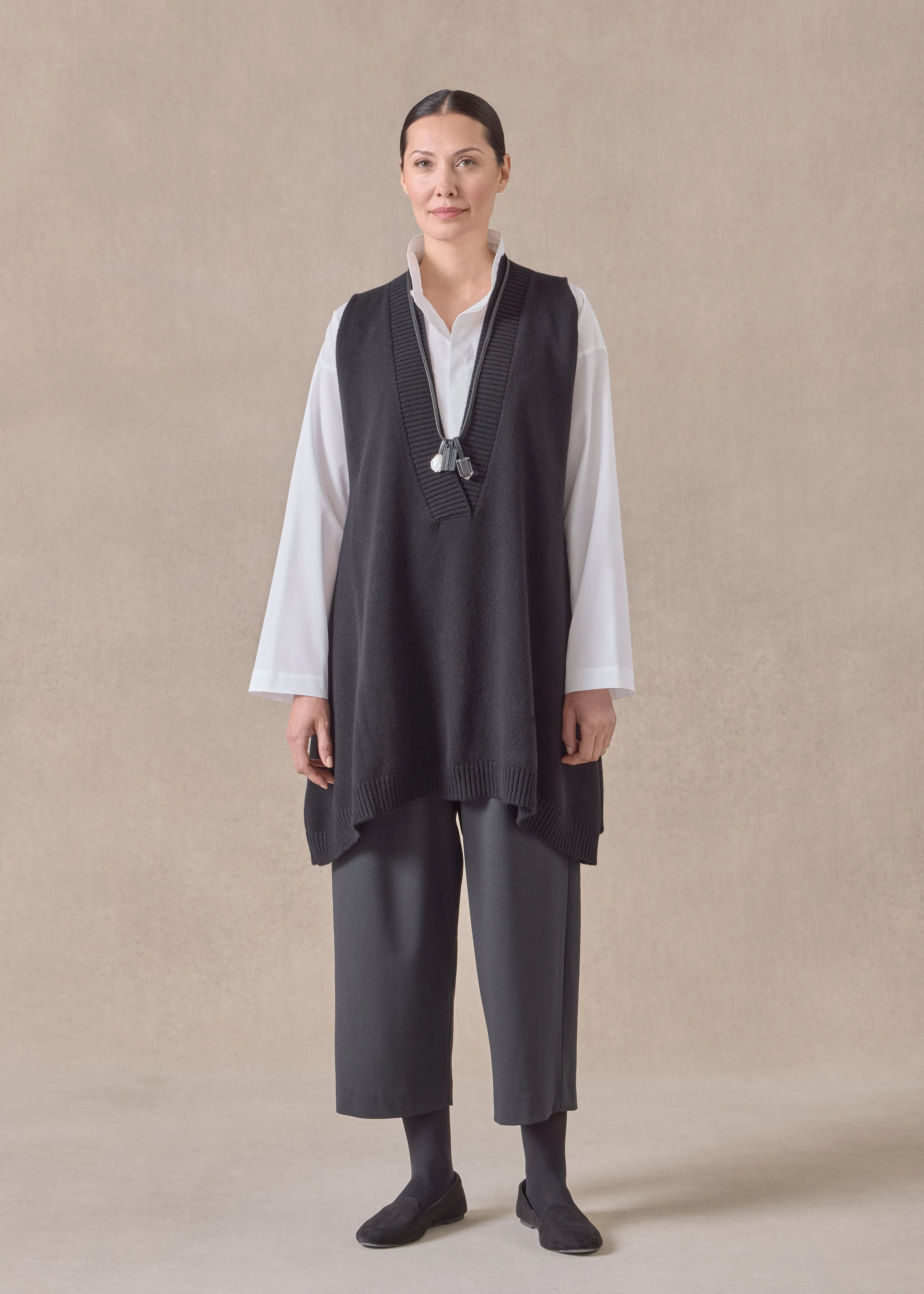 cashmere a-line sleeveless deep v-neck sweater - long plus (black) sold by eskandar