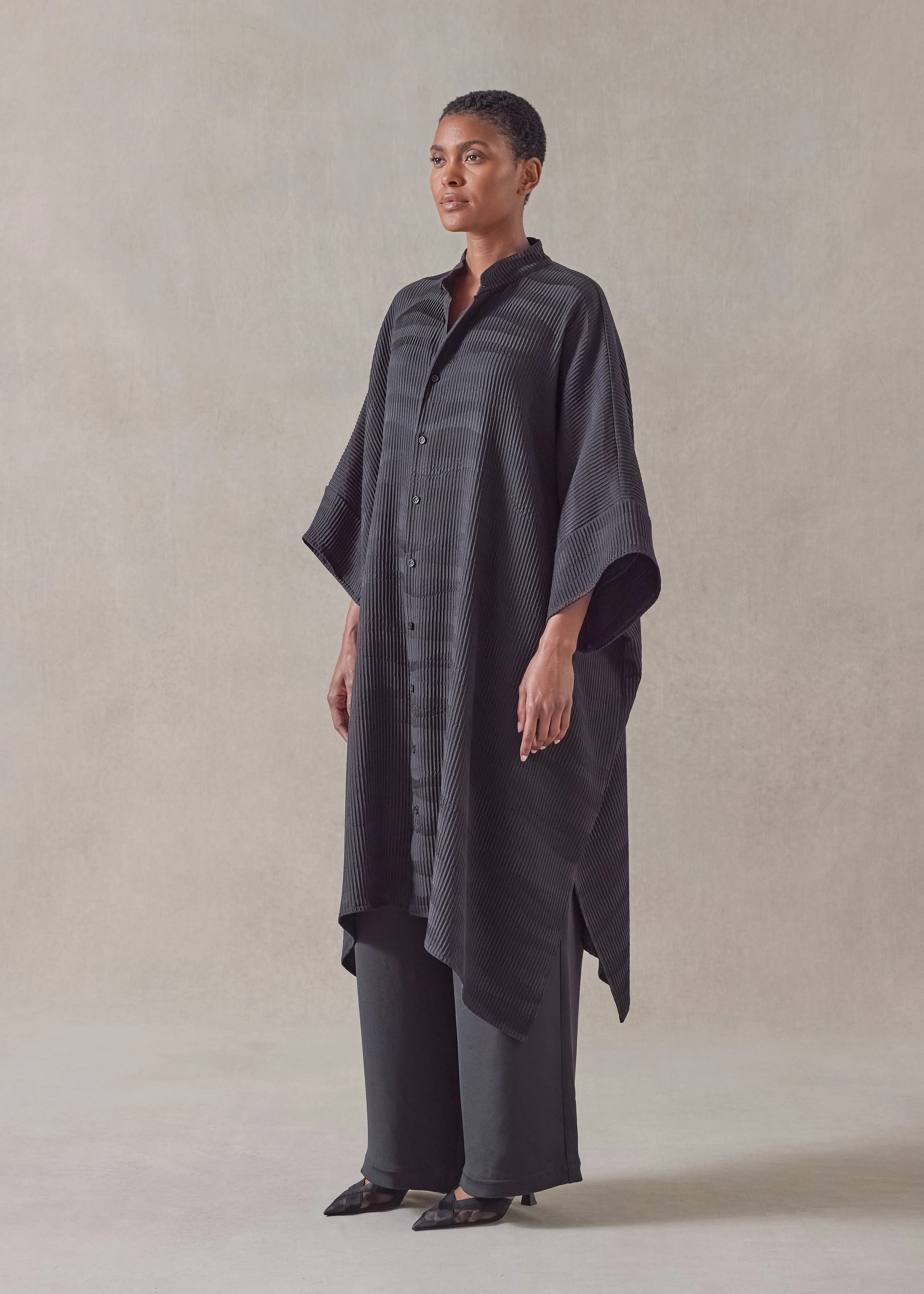 silk jacquard collarless short sleeve kaftan shirt- very long sold by eskandar product image thumbnail 3