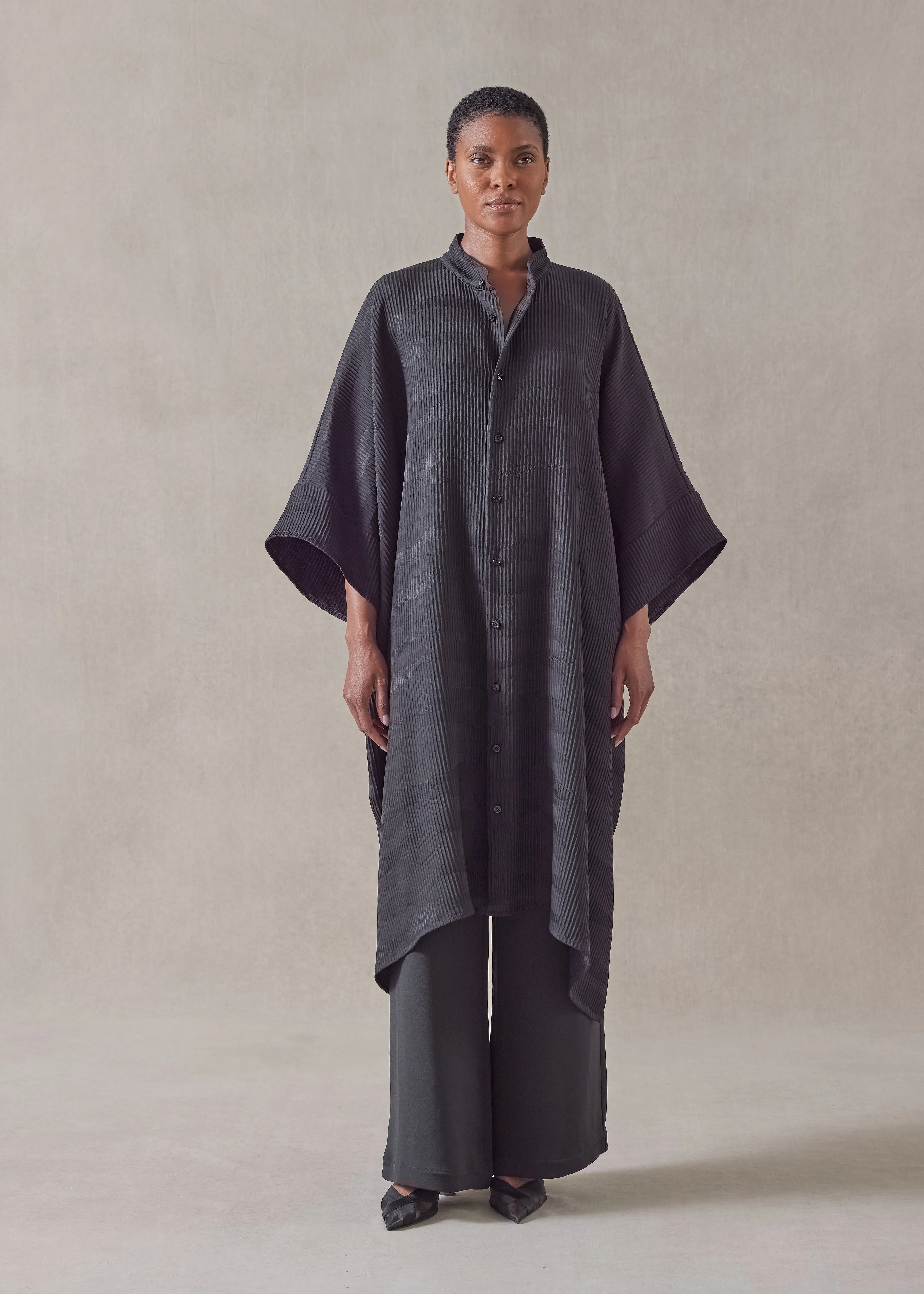 silk jacquard collarless short sleeve kaftan shirt- very long sold by eskandar product image thumbnail 2