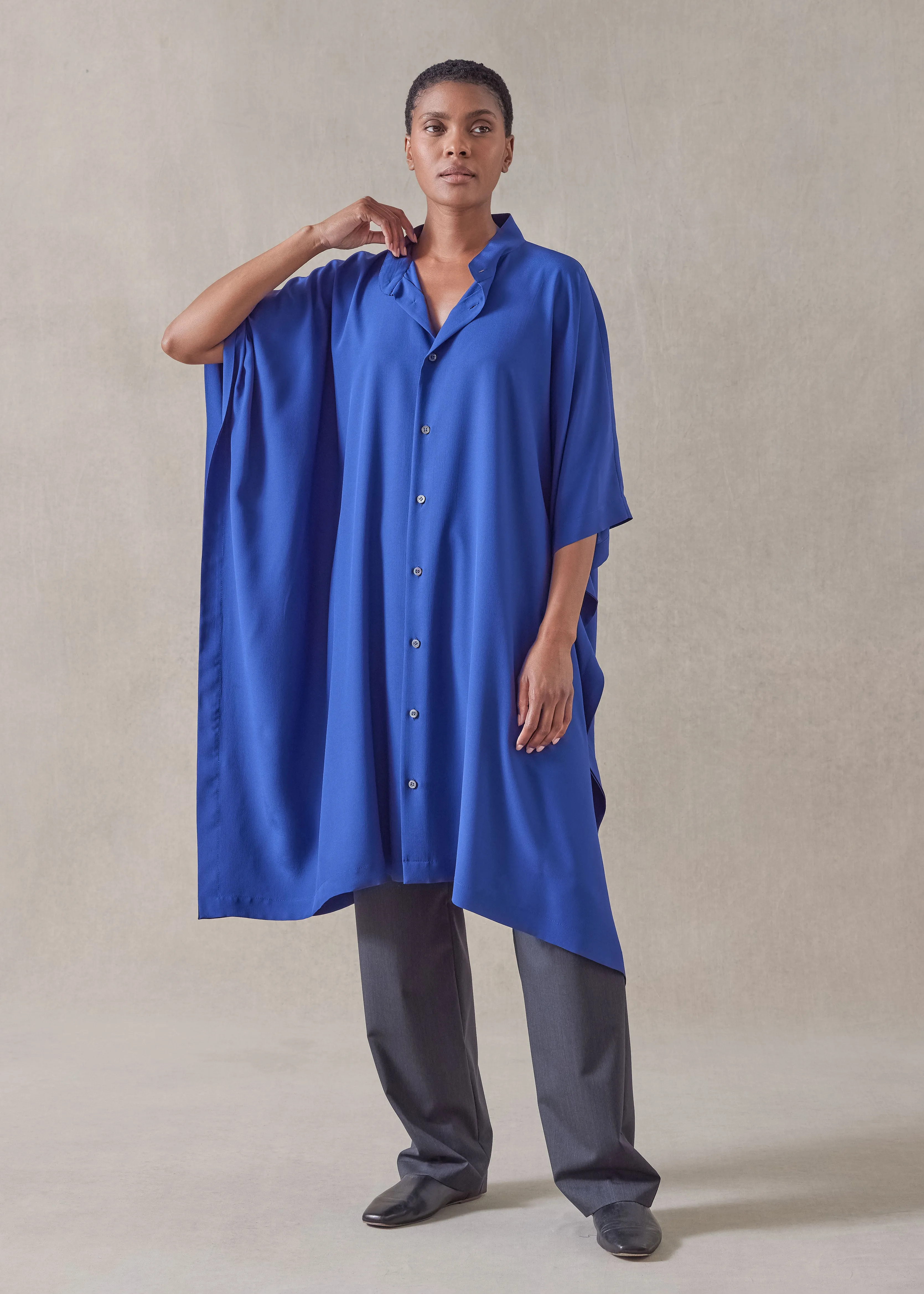 silk collarless kaftan shirt - very long sold by eskandar product image thumbnail 4