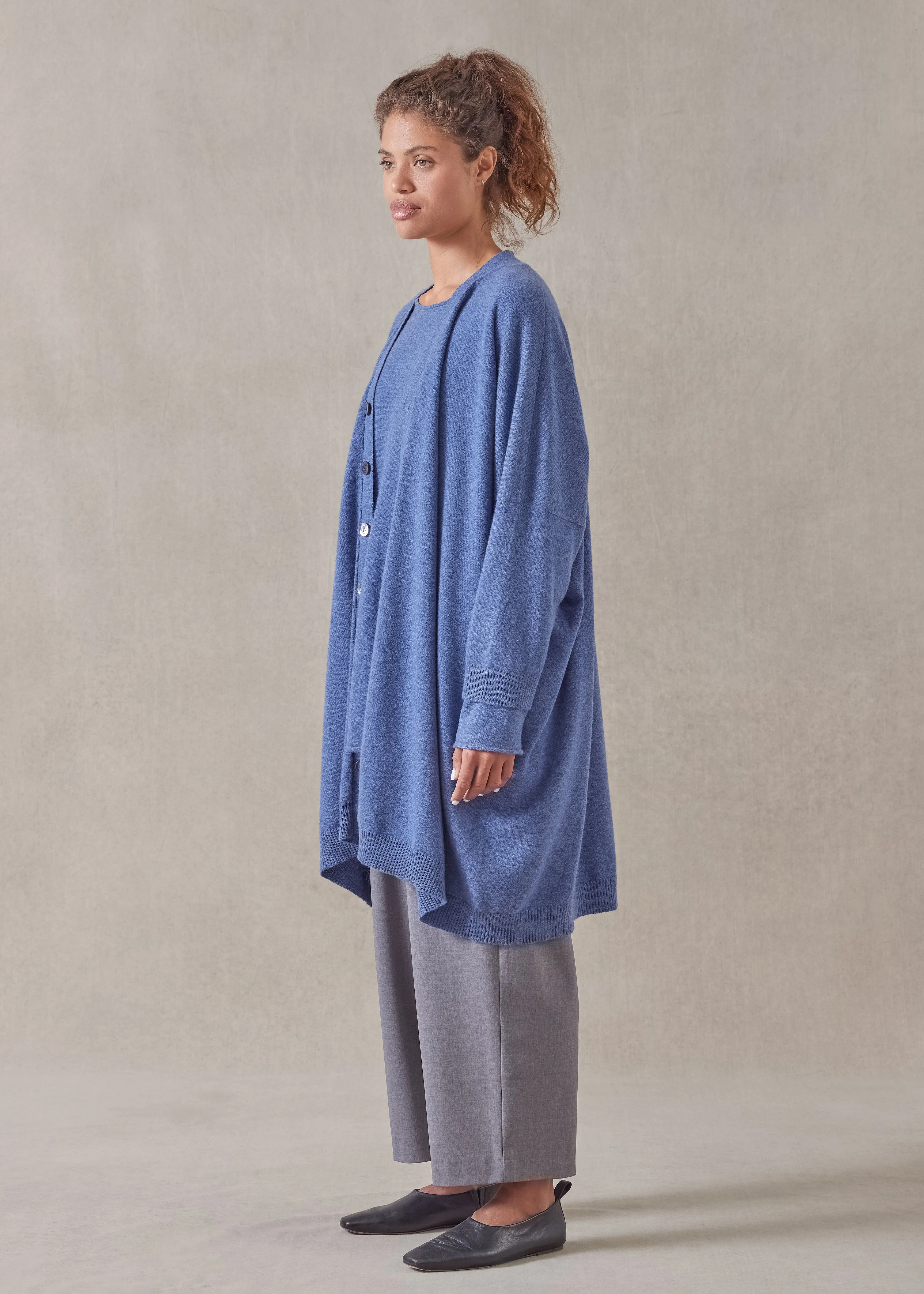 cashmere extra wide v-neck cardigan - very long sold by eskandar product image thumbnail 4