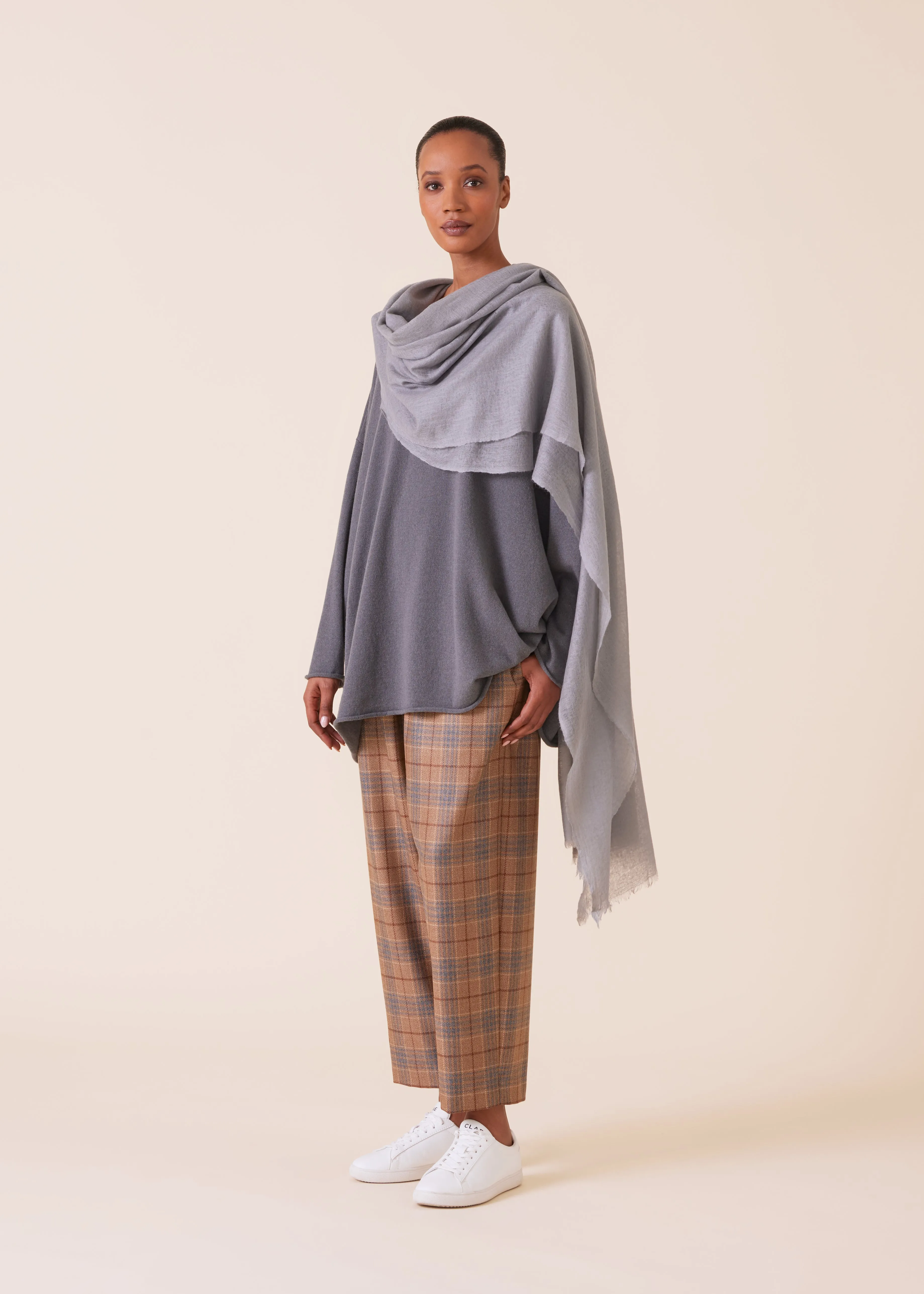 cashmere large scarf (cemento) sold by eskandar product image thumbnail 2