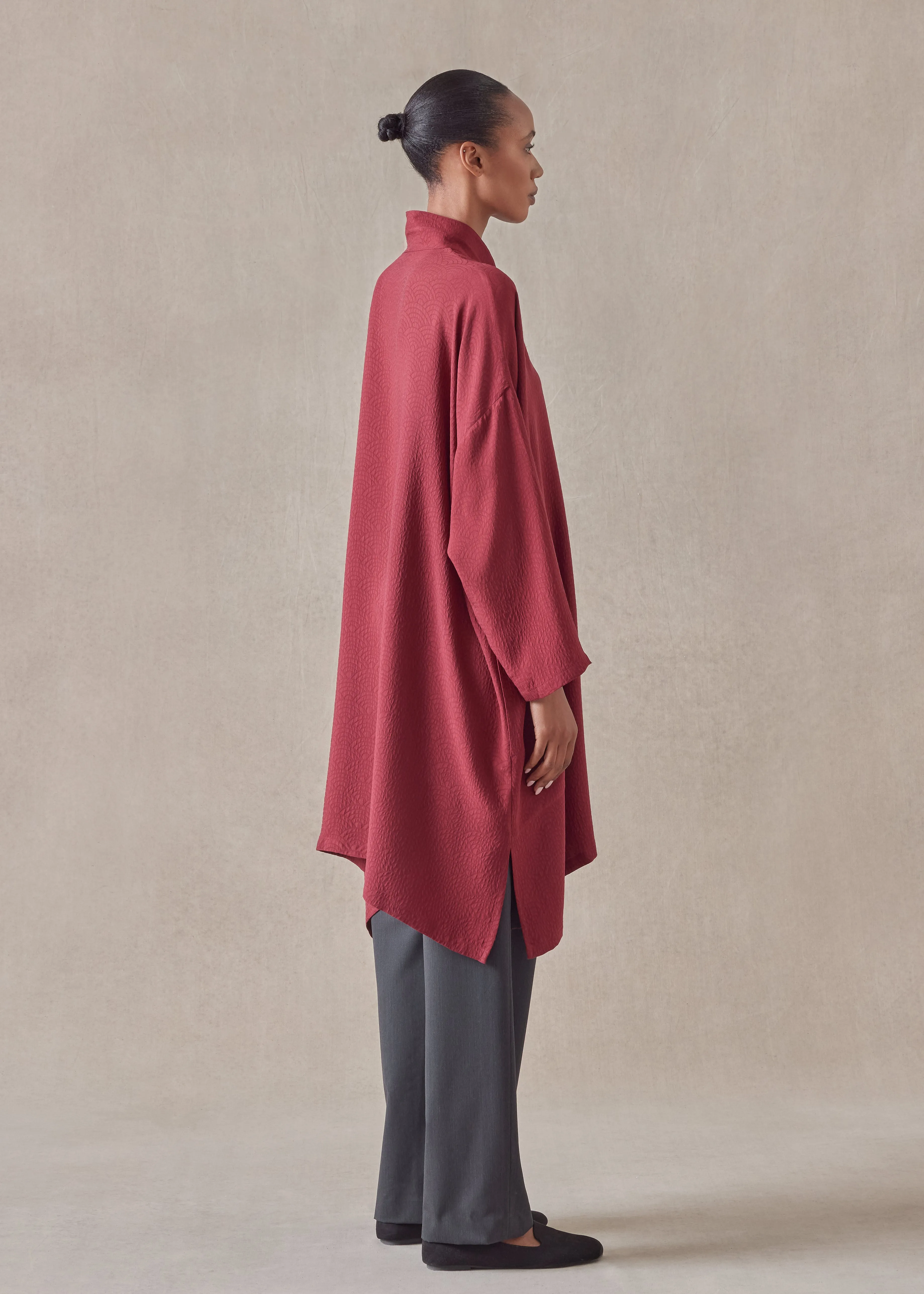 silk jacquard wide a-line double stand collar shirt - very long with slits sold by eskandar product image thumbnail 3