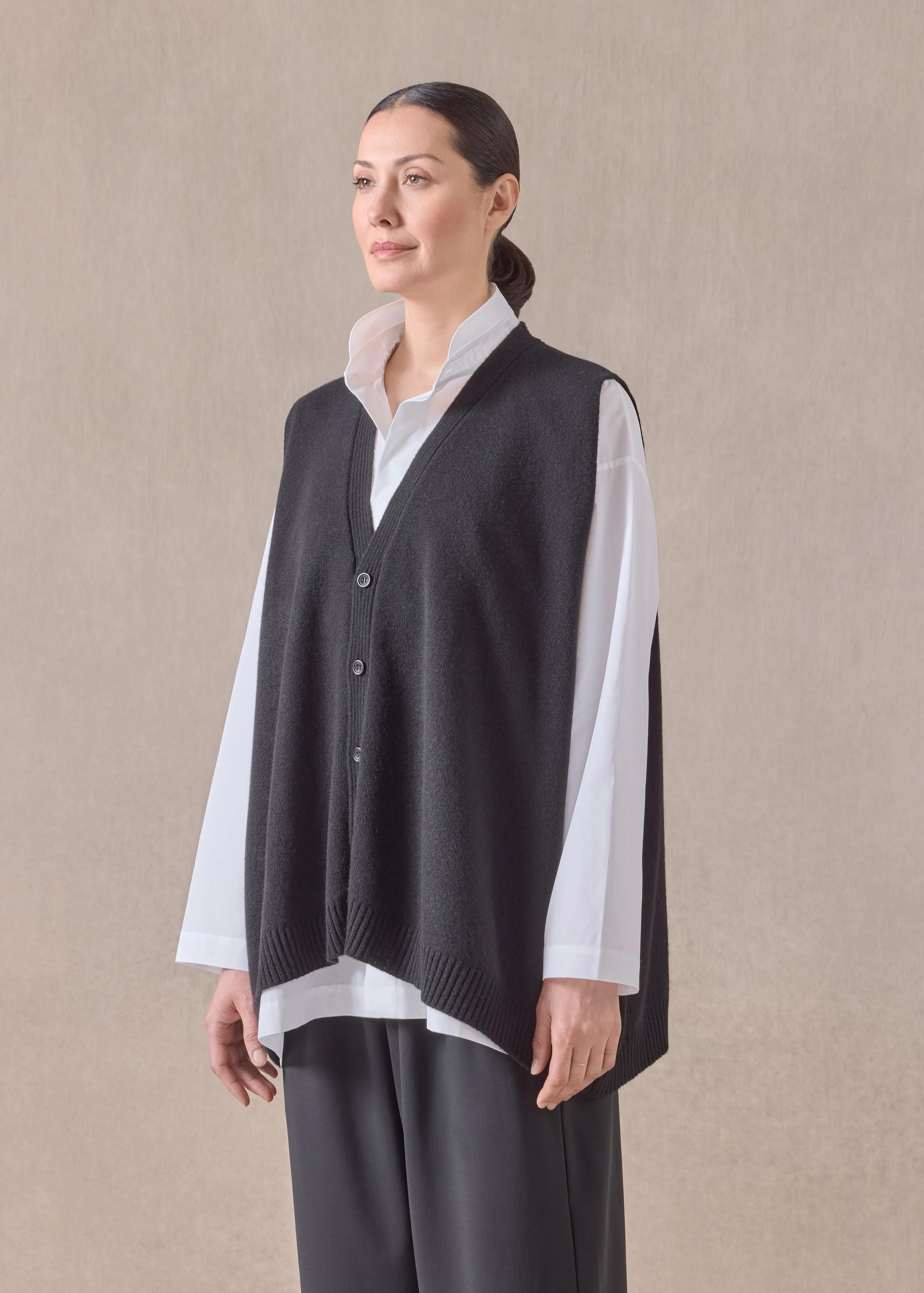 cashmere a-line sleeveless v neck cardigan - mid plus (black) sold by eskandar product image thumbnail 2