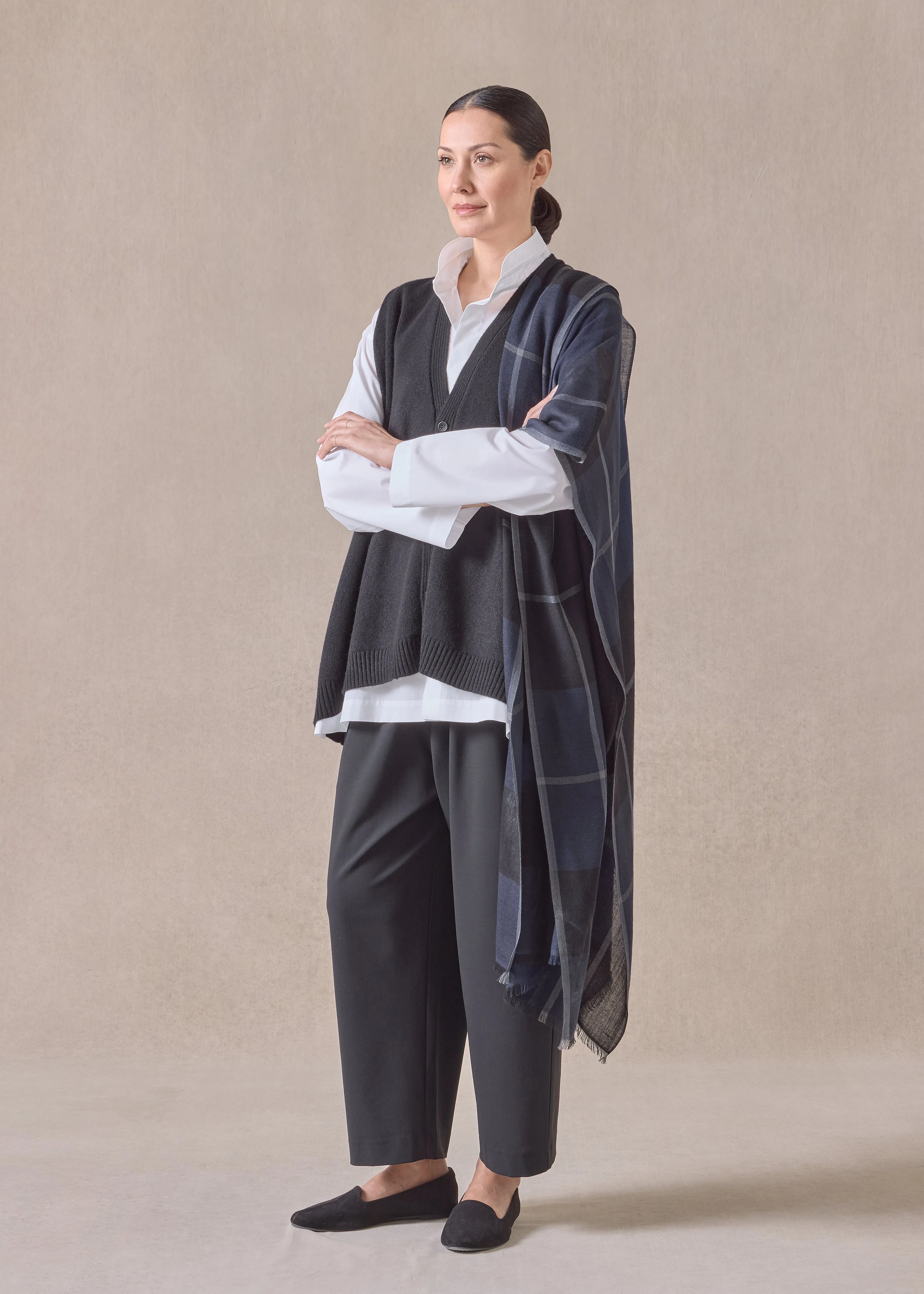 cashmere a-line sleeveless v neck cardigan - mid plus (black) sold by eskandar