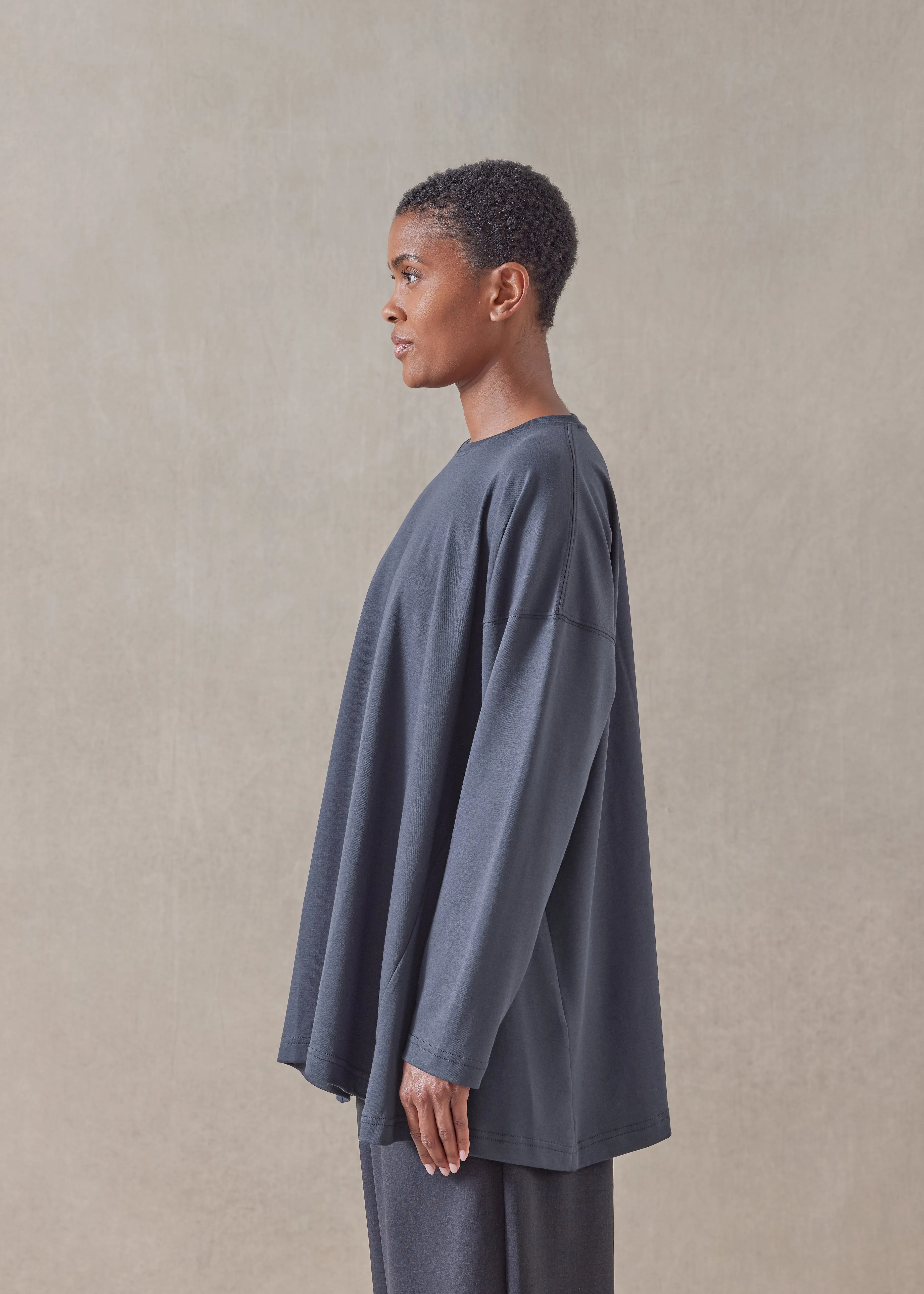 cotton jersey side panelled round neck t-shirt - mid plus sold by eskandar product image thumbnail 3