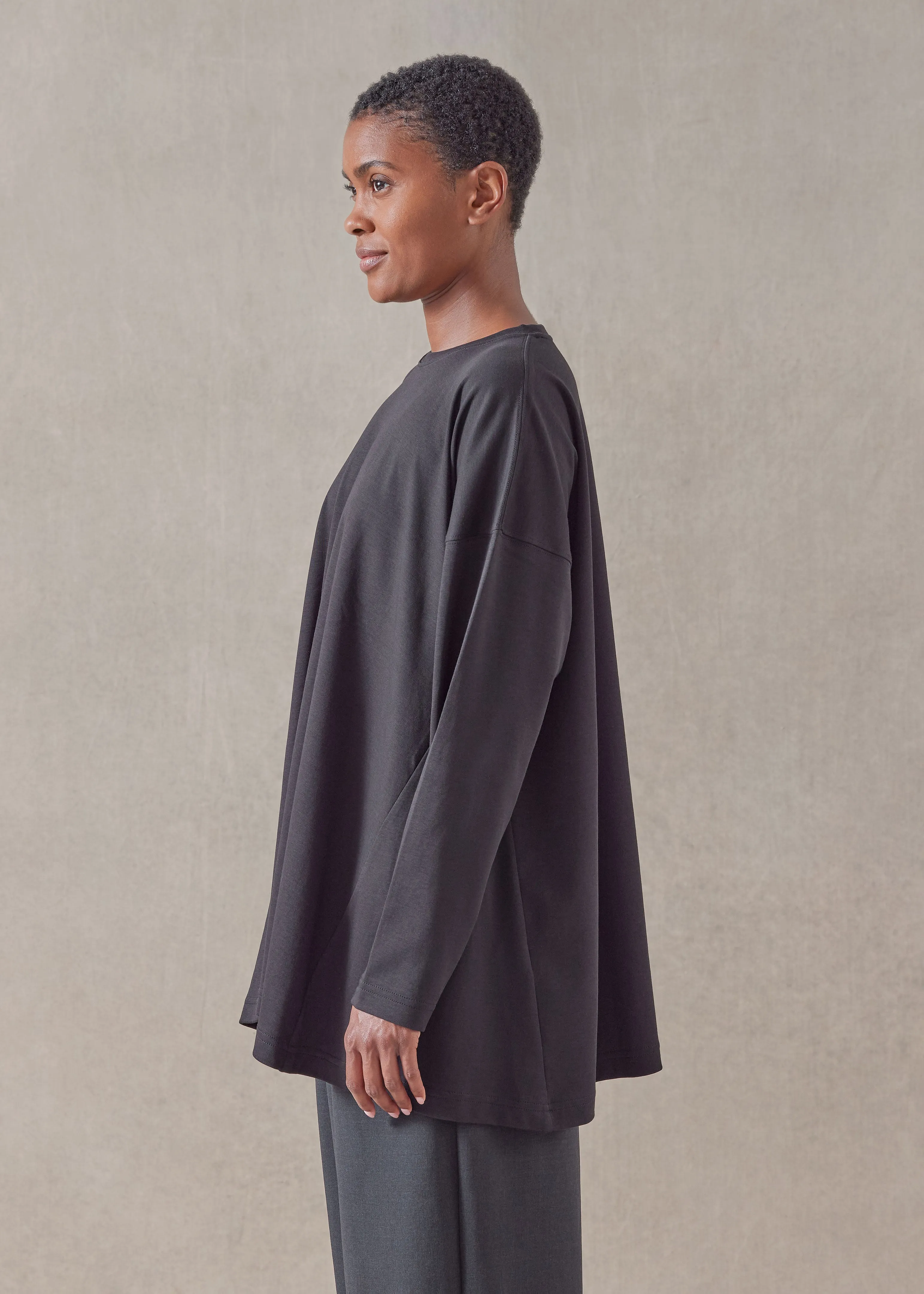 cotton jersey side panelled round neck t-shirt - mid plus (black) sold by eskandar product image thumbnail 3