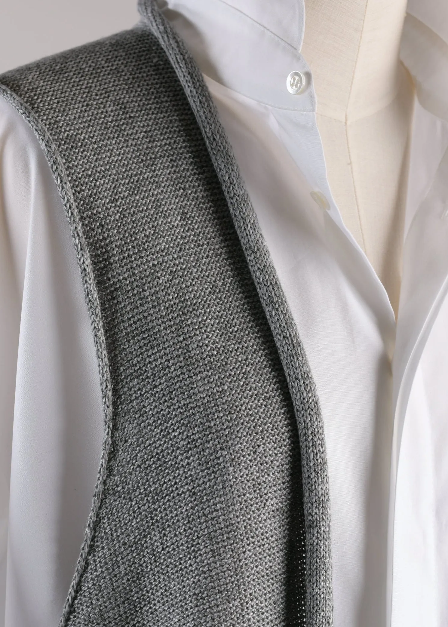 linen mix rolling front waistcoat - long (greymix) sold by eskandar product image thumbnail 4
