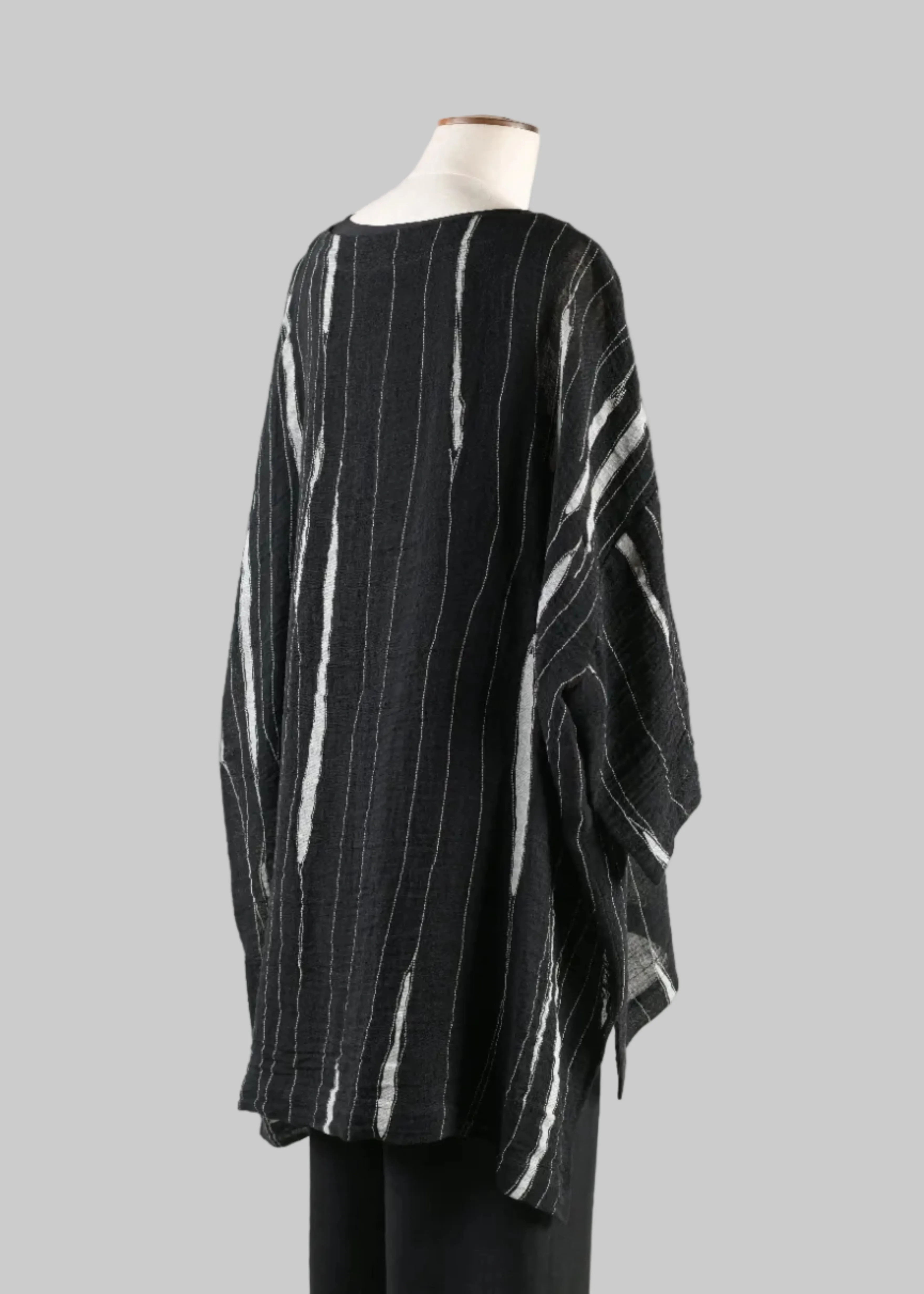 linen mix 3/4 sleeve scoop neck tunic - long (black/cream) sold by eskandar product image thumbnail 3