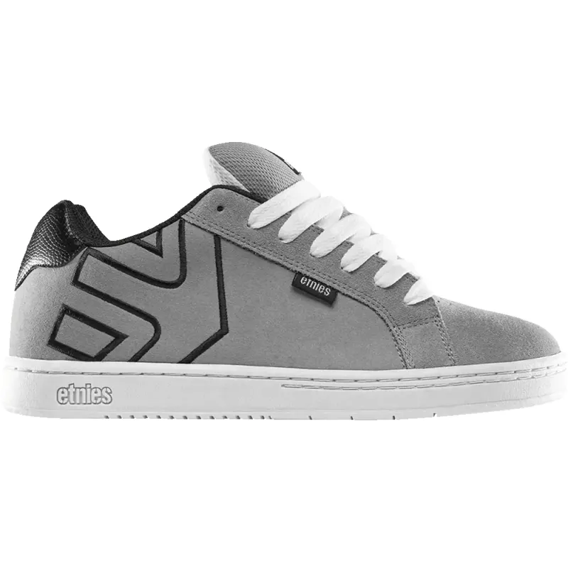 Fader sold by Etnies