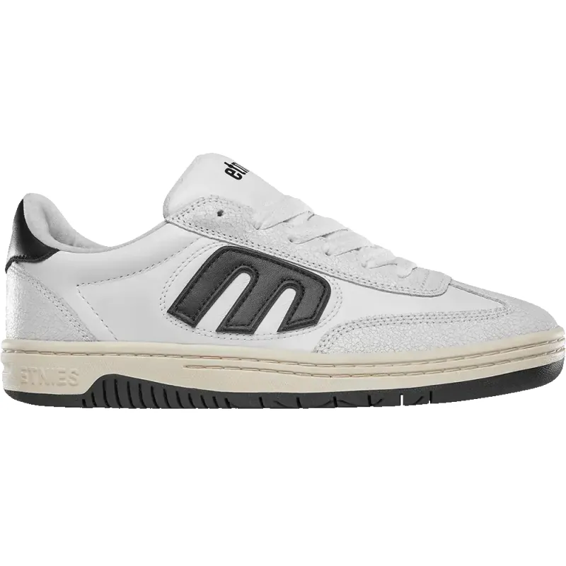 Locut sold by Etnies