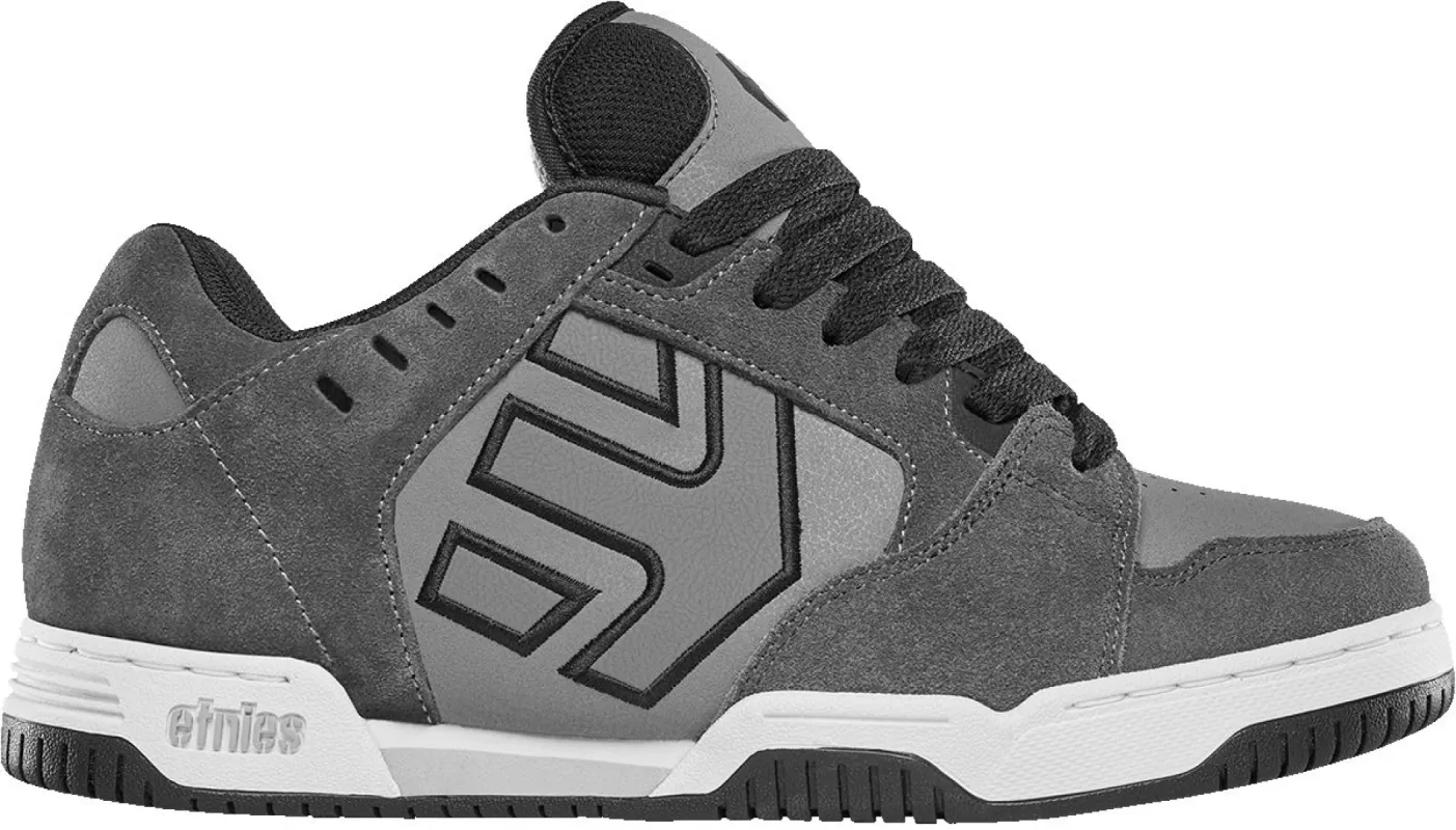 Faze sold by Etnies