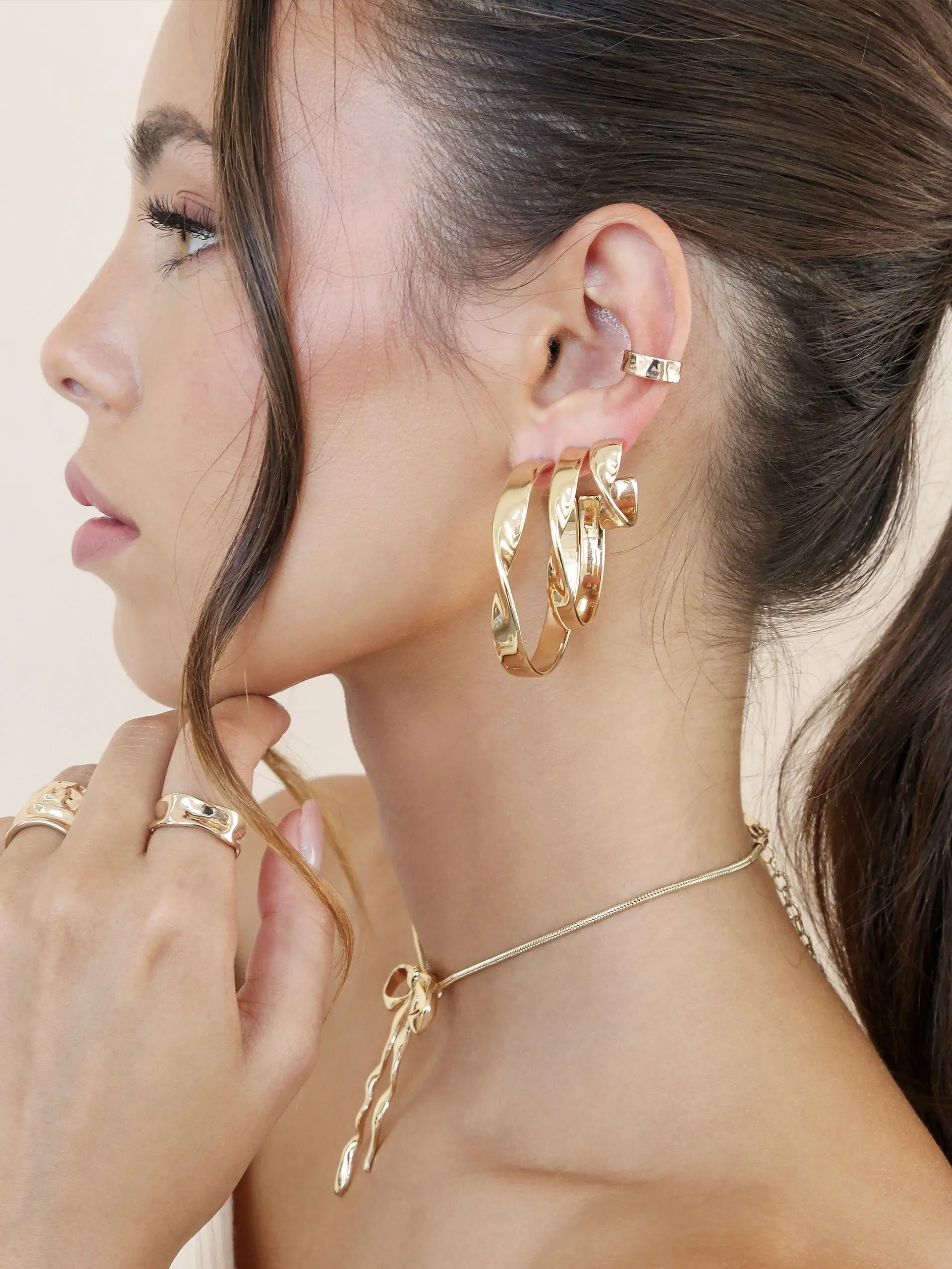 Heirloom Twist Small Hoops sold by ettika product image thumbnail 4