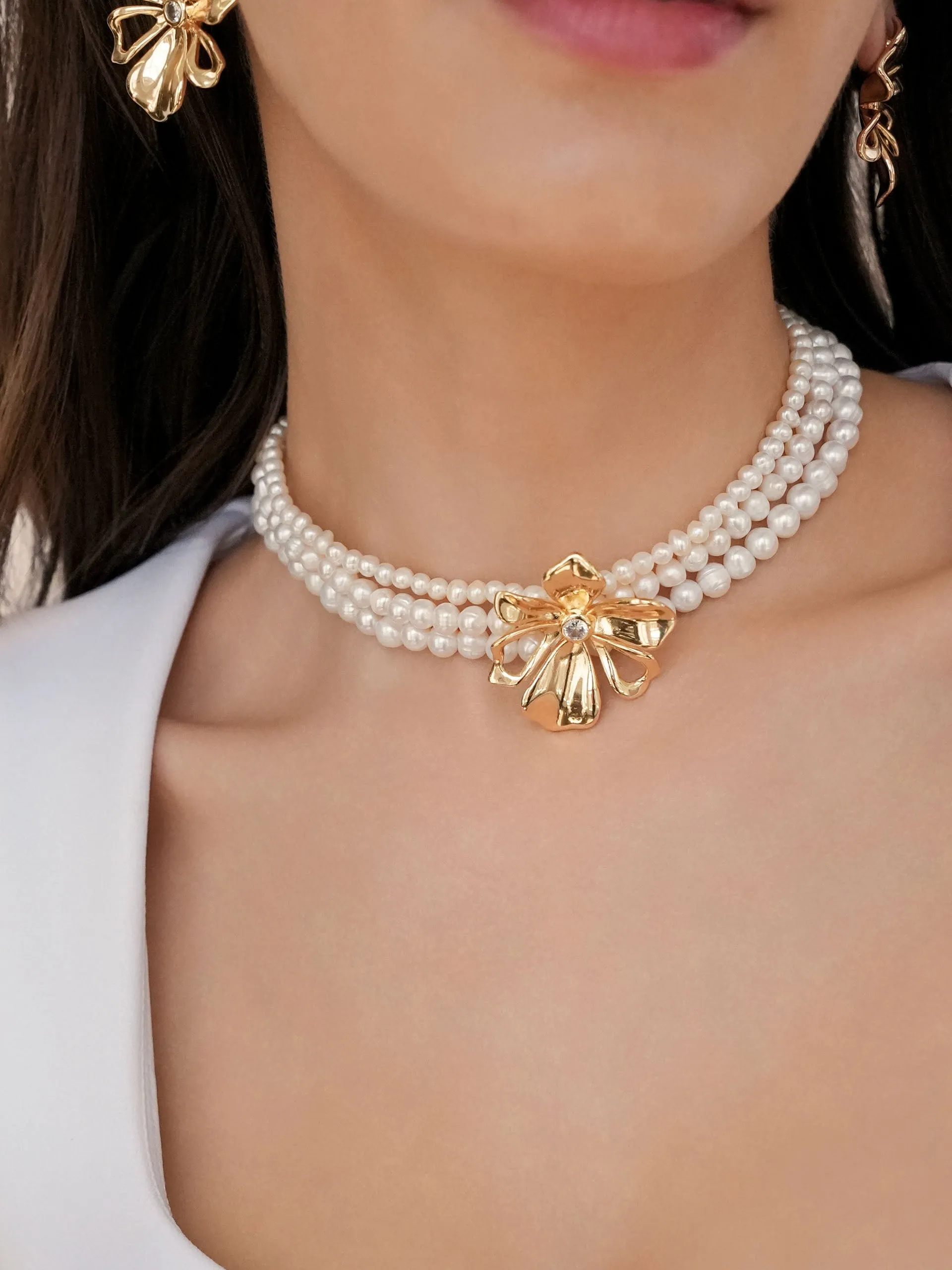 Pearl Petals Choker sold by ettika product image thumbnail 4