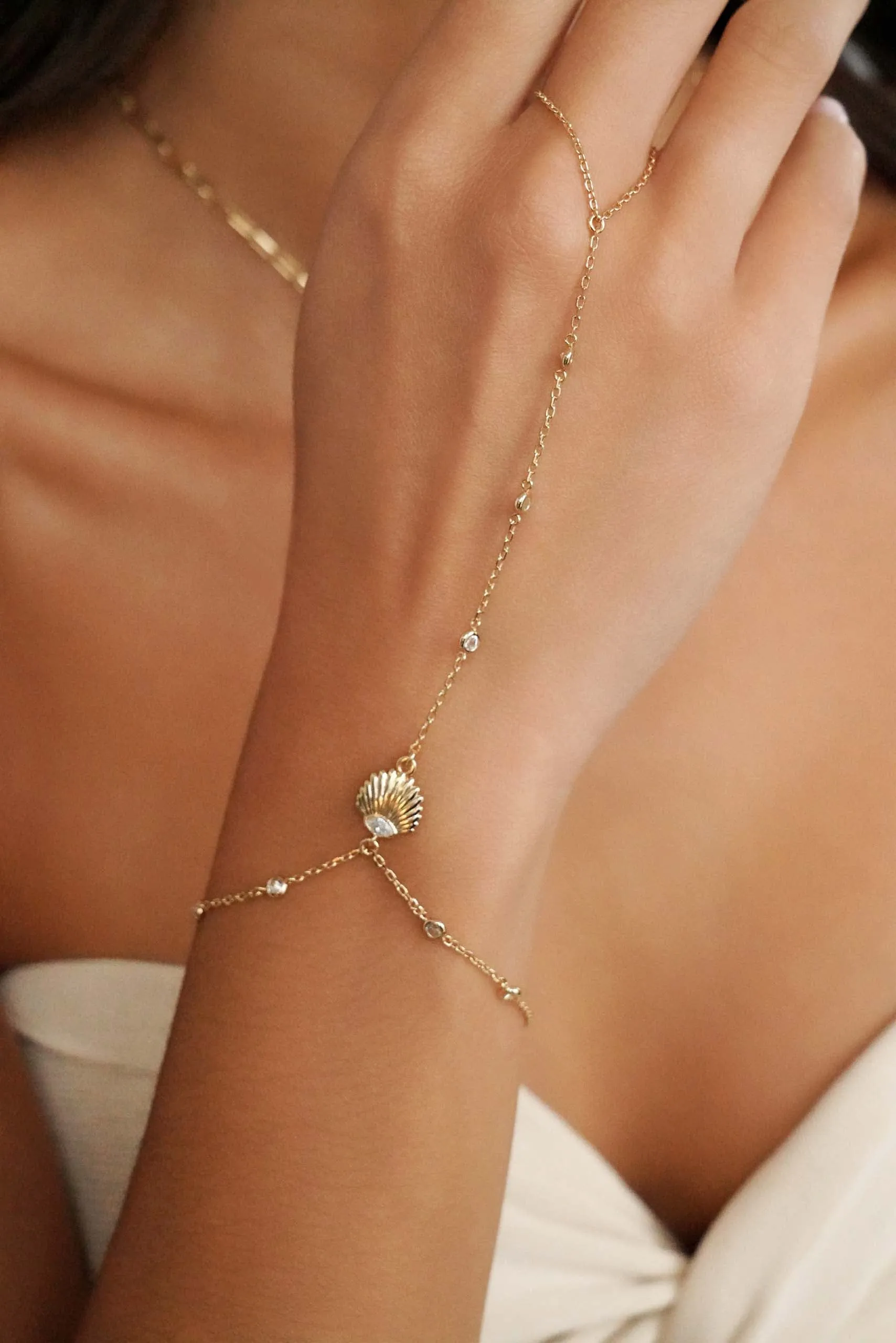 Santorini Shell Hand Chain sold by ettika product image thumbnail 2