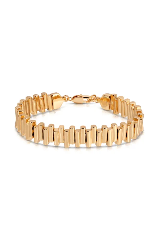 Everyday Link Bracelet sold by ettika