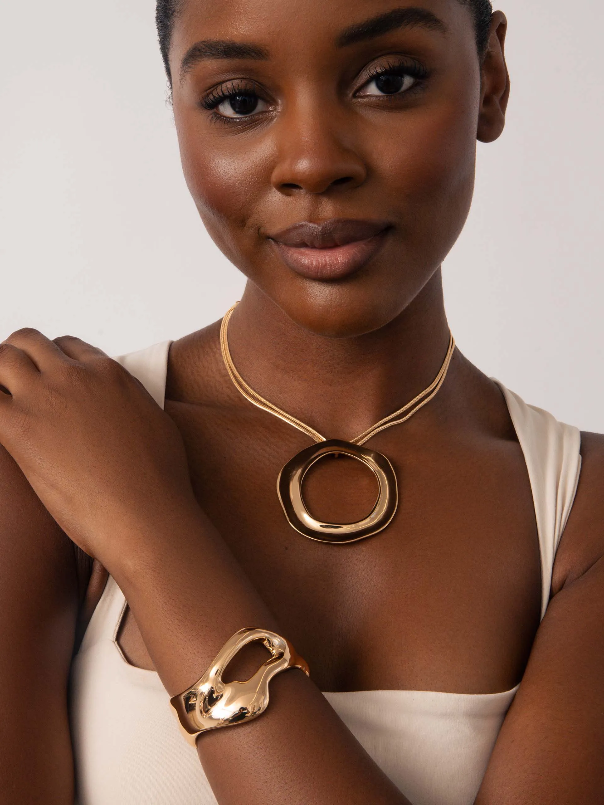 Abstract Minimalist Set sold by ettika product image thumbnail 3