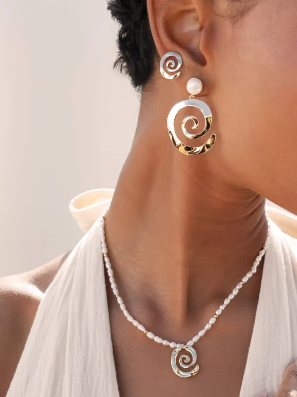 Pearl Aura Set made by ettika