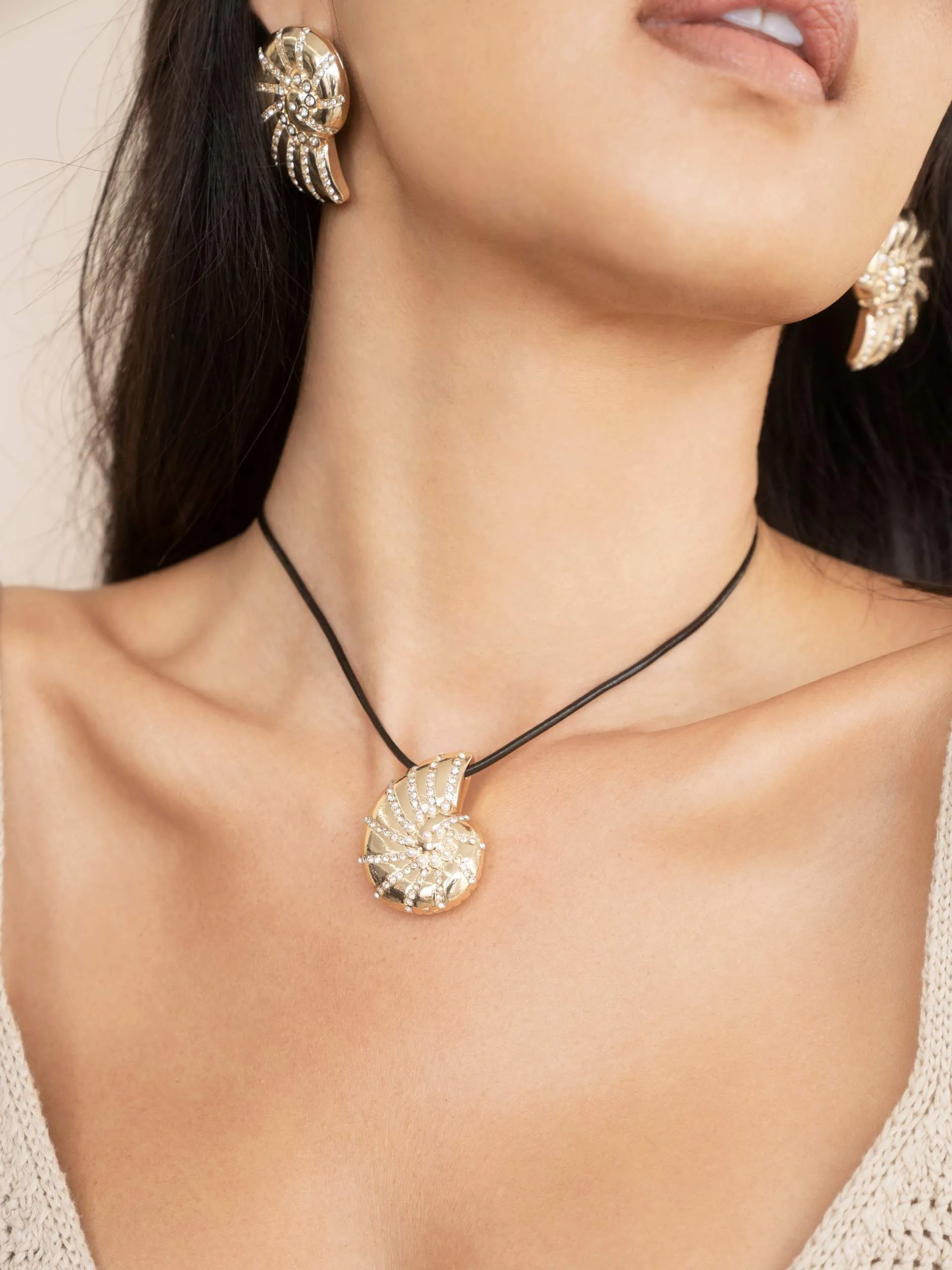 Chunky Nautilus Shell Set sold by ettika product image thumbnail 4