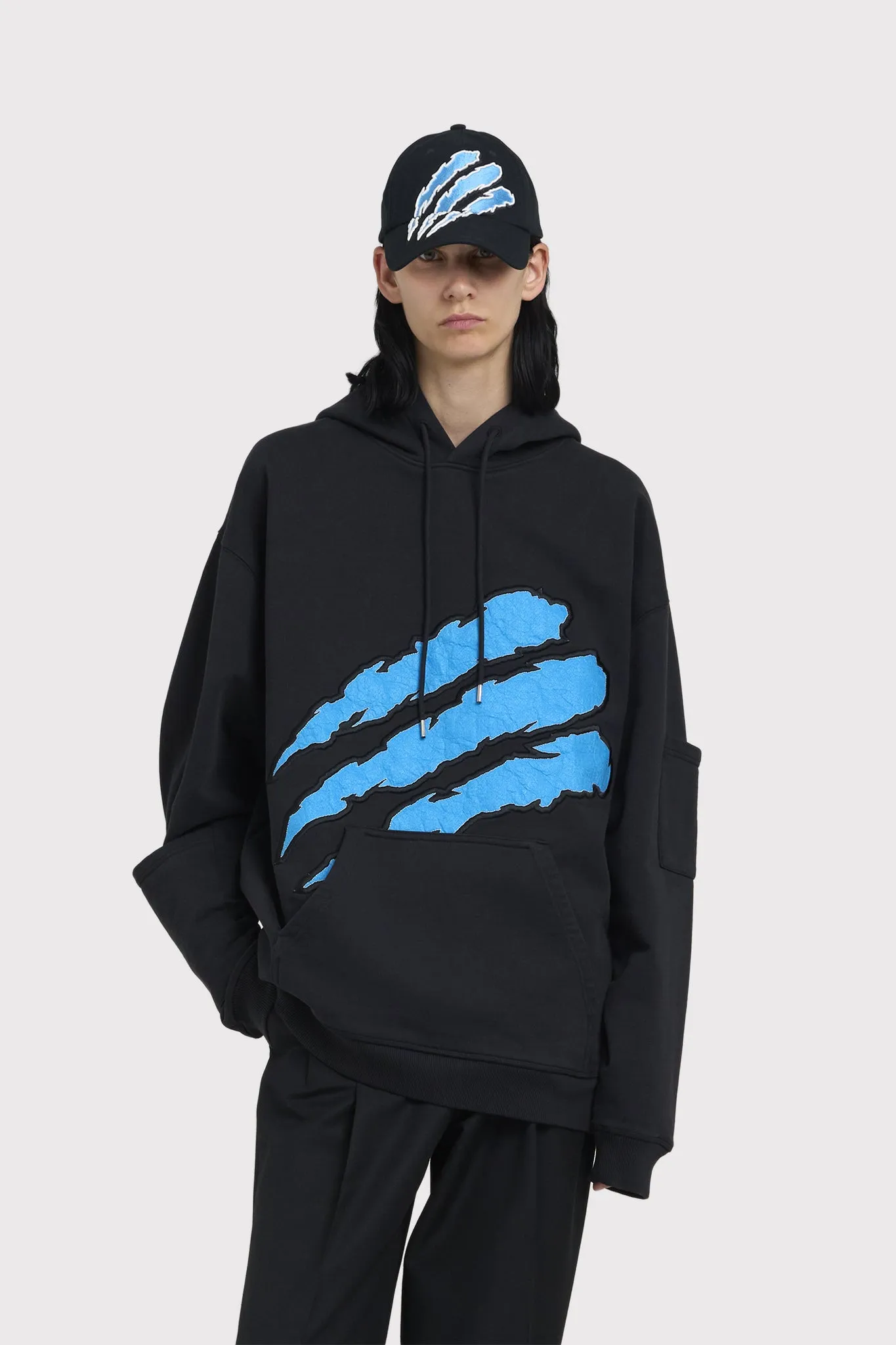 TRANSFER CLAWS BLACK sold by Etudes Studio product image thumbnail 5