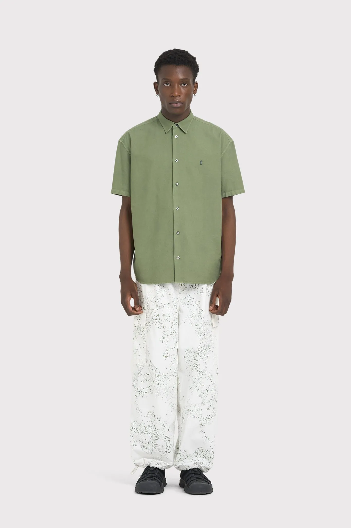 LYRIQUE SS ACCENT OXFORD OLIVE sold by Etudes Studio product image thumbnail 3