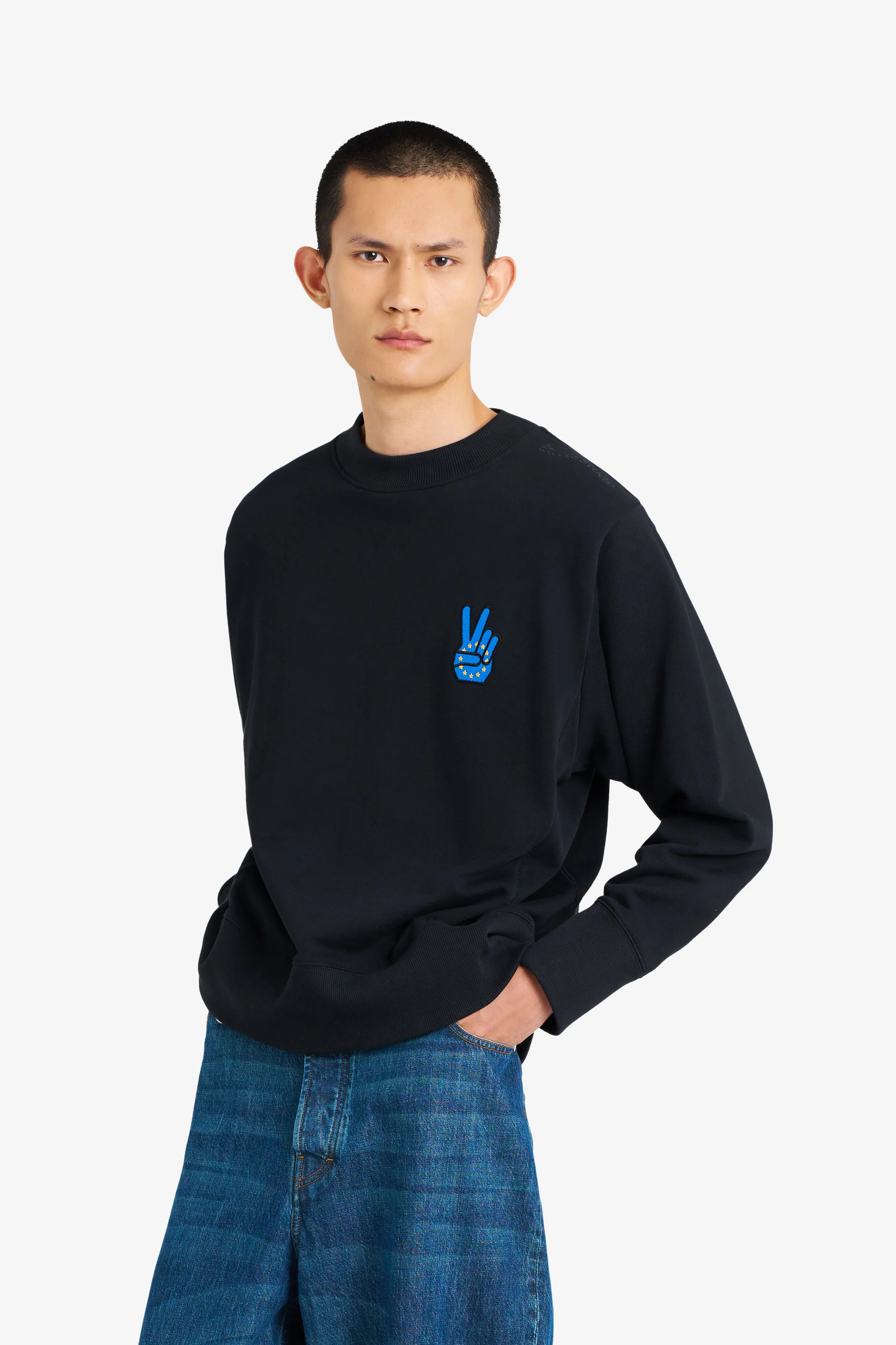RELAX CREW NECK PEACE BLACK sold by Etudes Studio product image thumbnail 3
