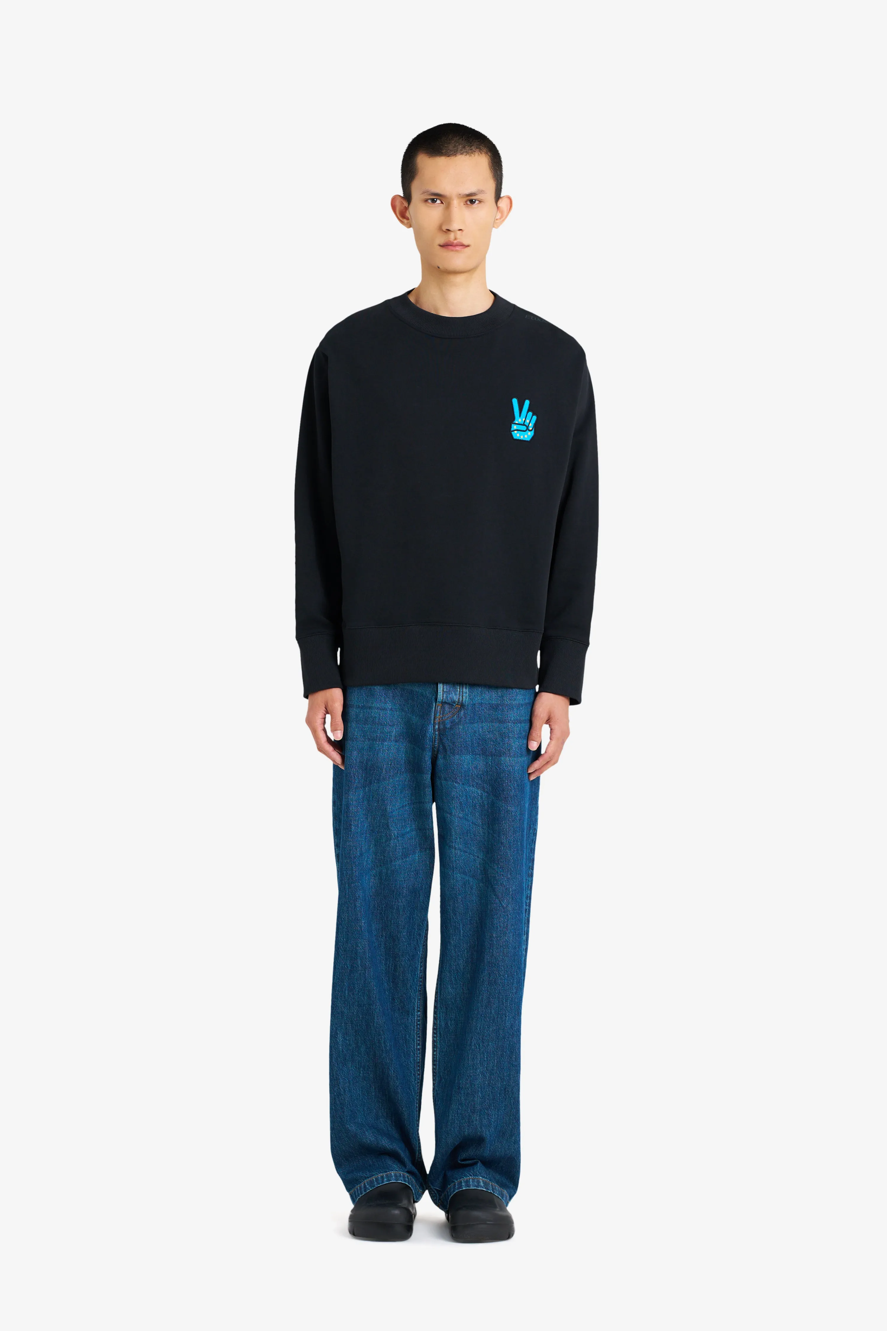 RELAX CREW NECK PEACE BLACK sold by Etudes Studio product image thumbnail 2