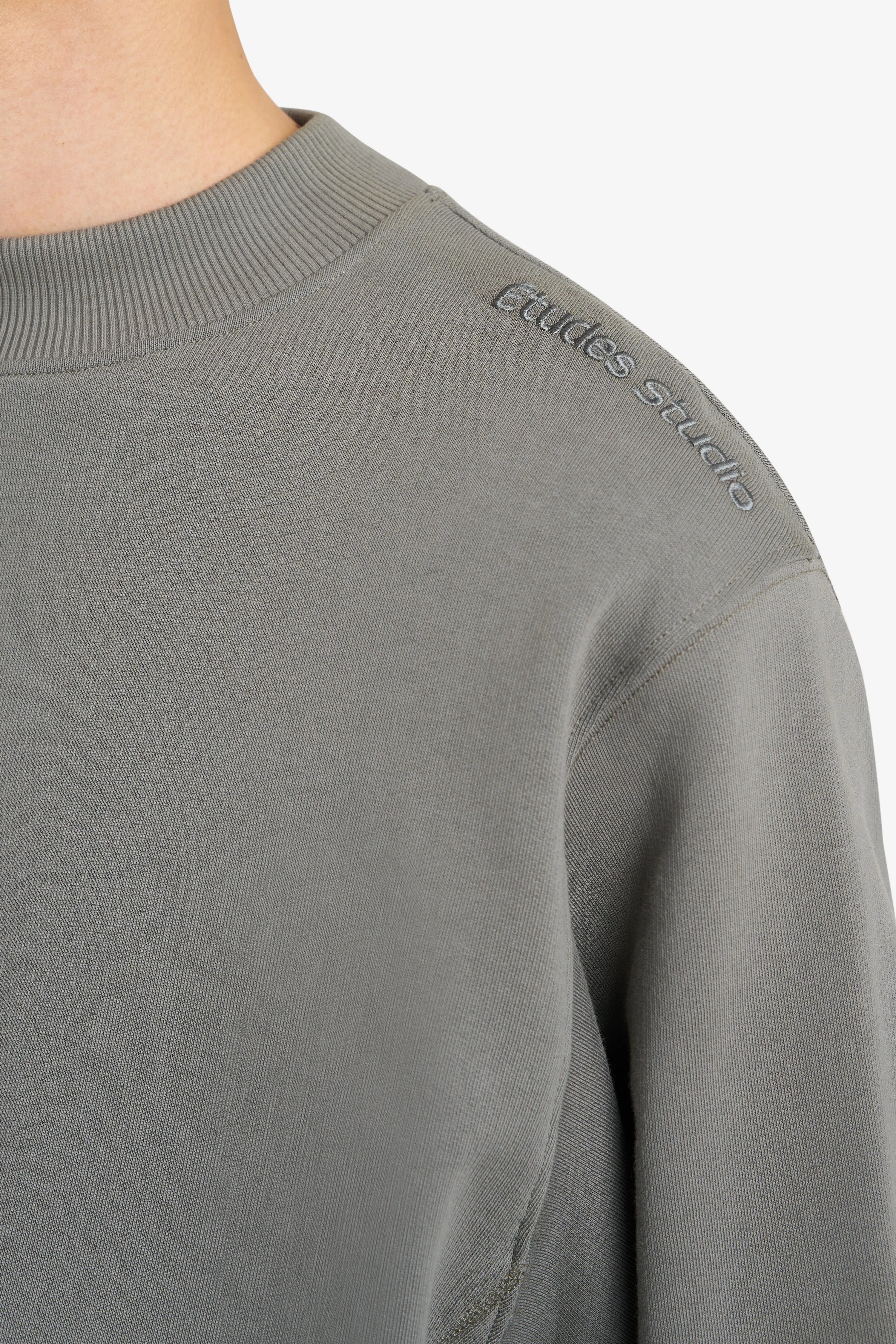 RELAX CREW NECK GREY sold by Etudes Studio product image thumbnail 4