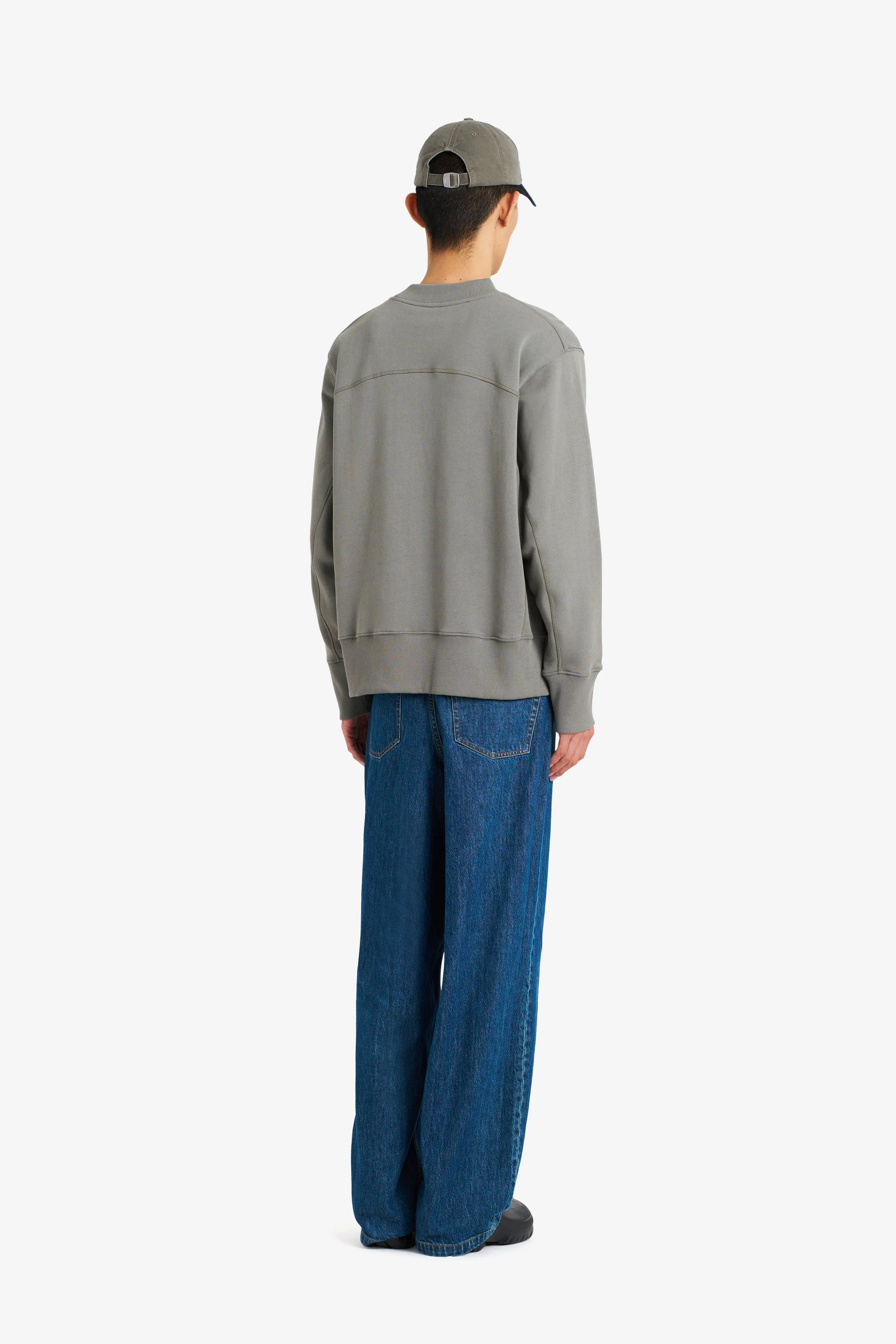 RELAX CREW NECK GREY sold by Etudes Studio product image thumbnail 5