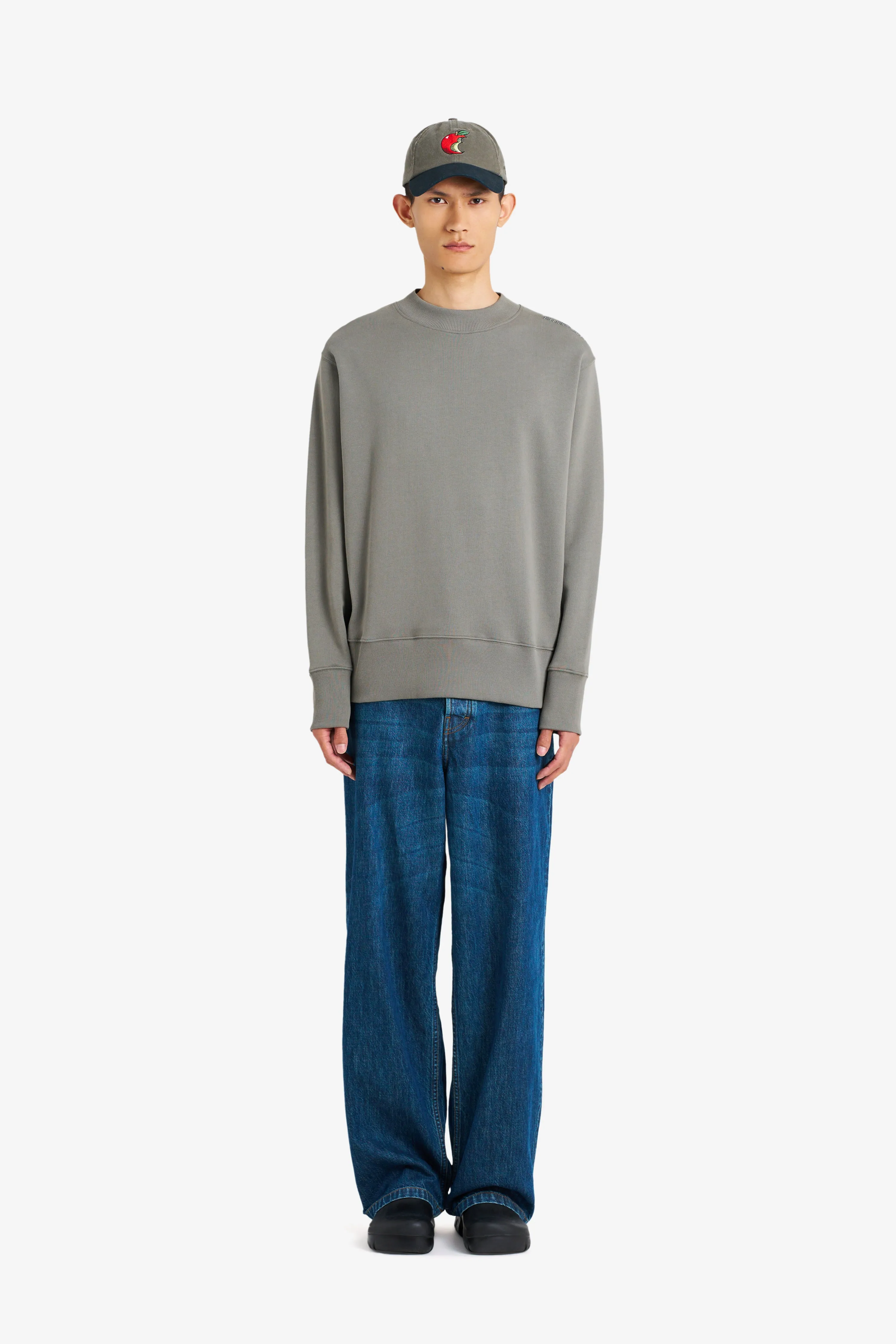 RELAX CREW NECK GREY sold by Etudes Studio product image thumbnail 2