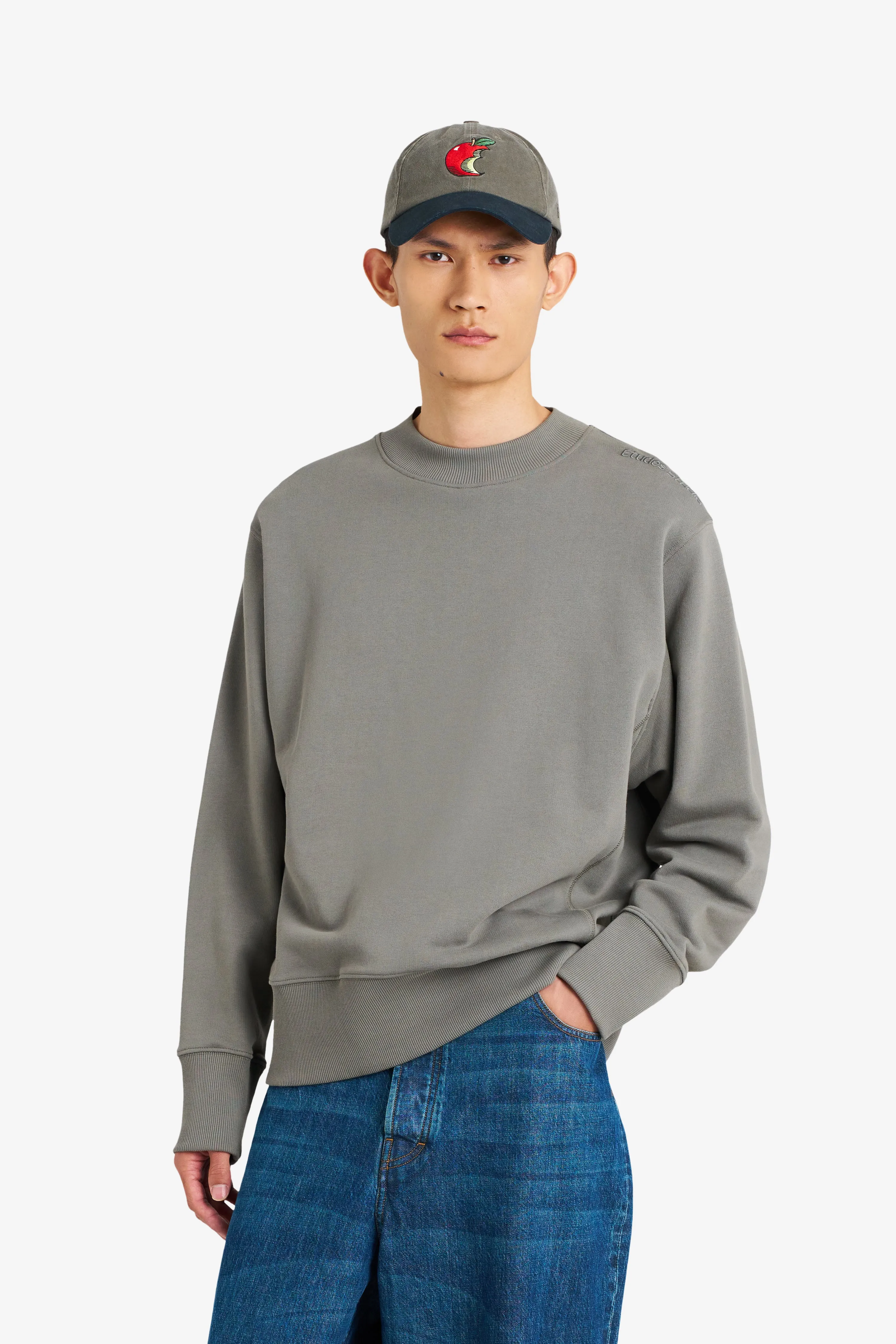 RELAX CREW NECK GREY sold by Etudes Studio product image thumbnail 3