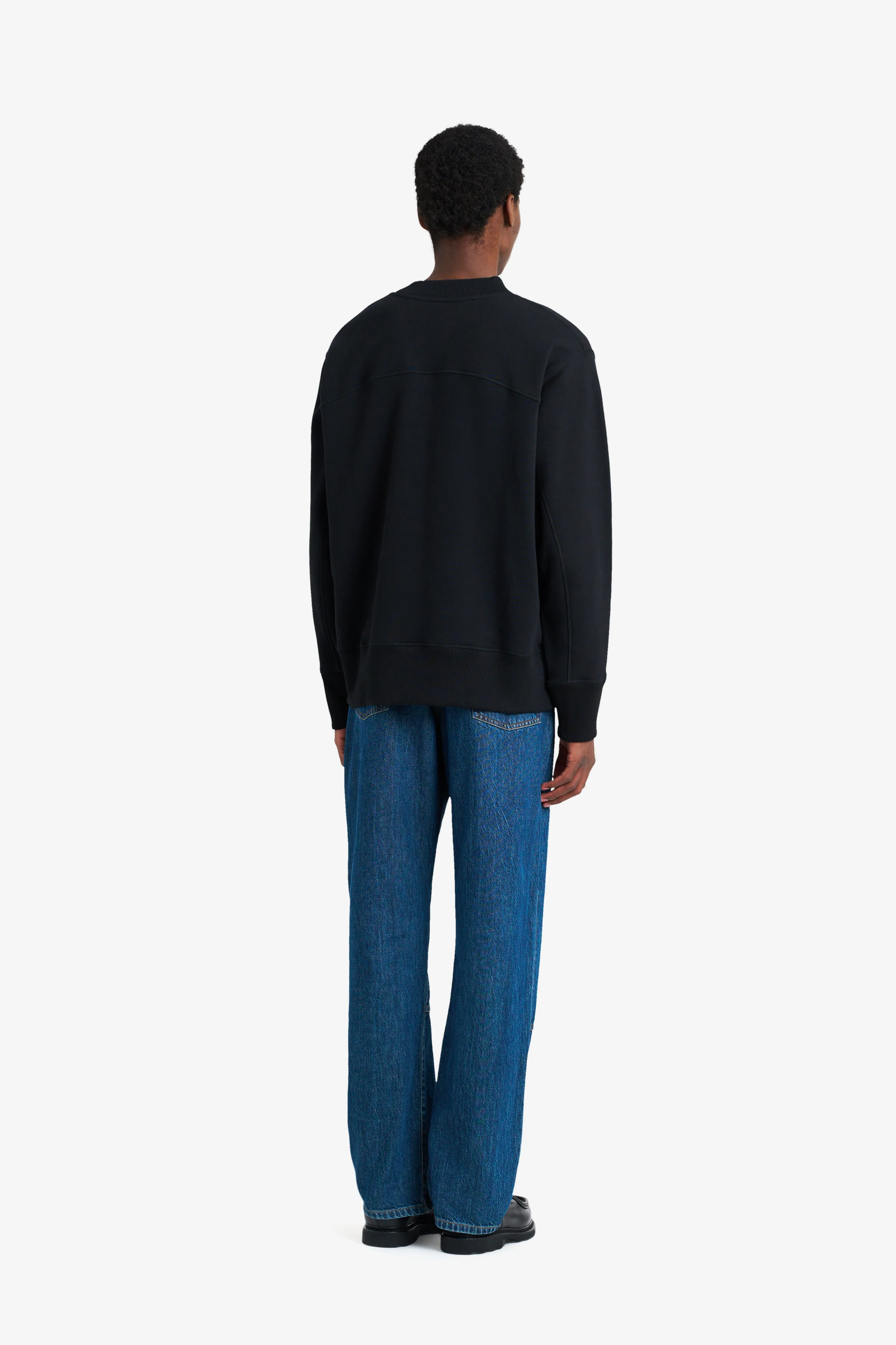 RELAX CREW NECK APPLE BLACK sold by Etudes Studio product image thumbnail 5