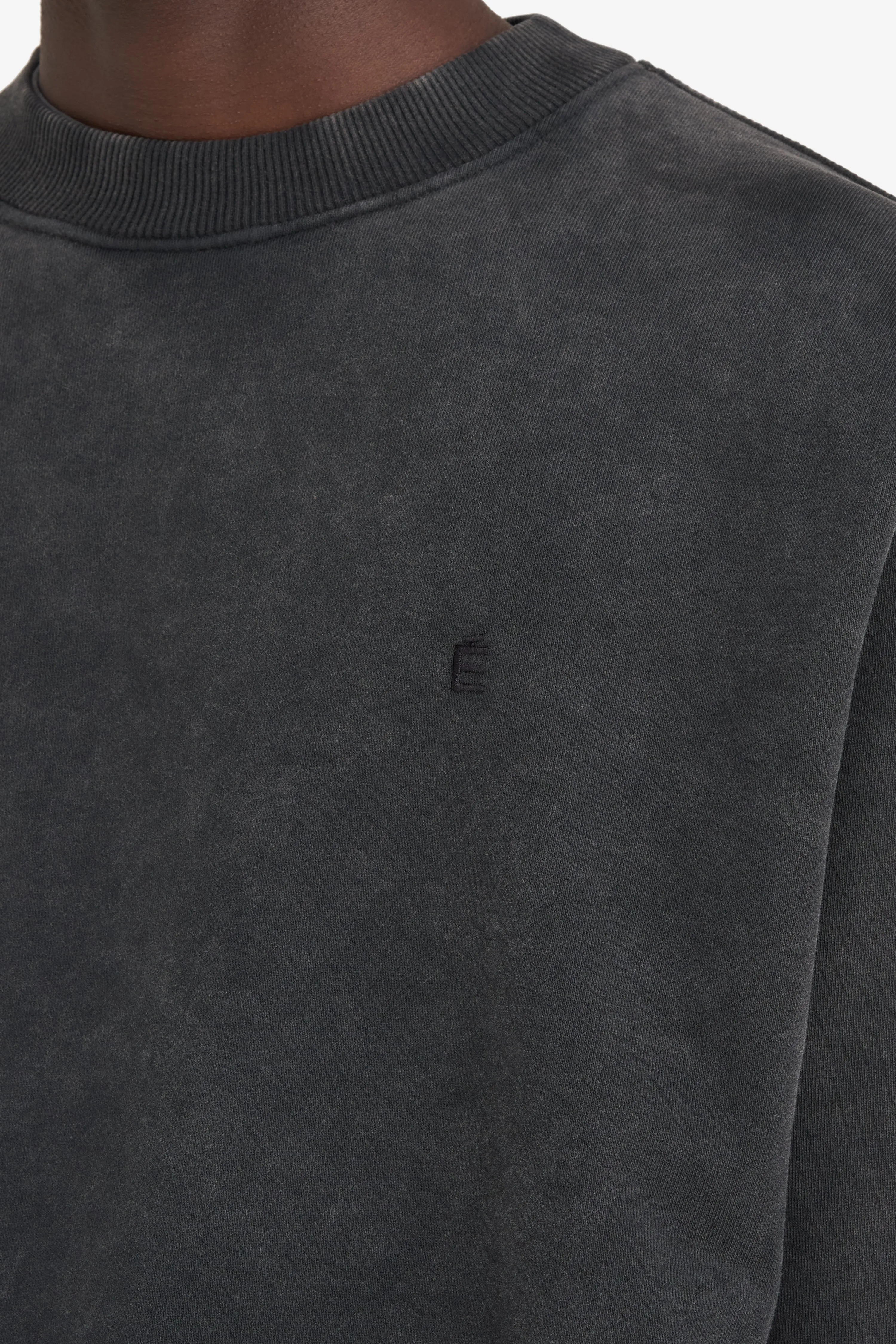 RELAX CREW É sold by Etudes Studio product image thumbnail 3