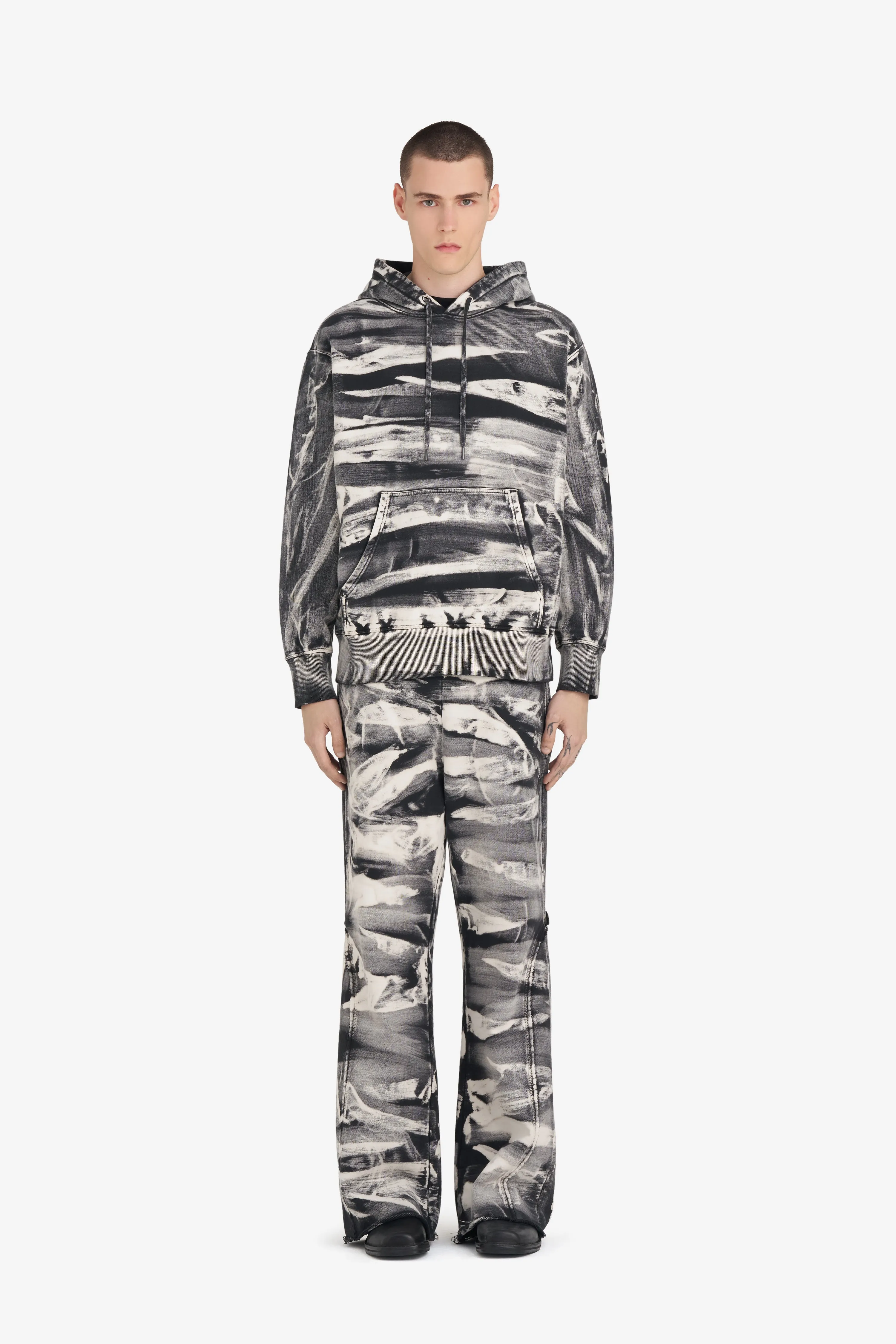 RELAX HOODIE É BLEACH sold by Etudes Studio product image thumbnail 3