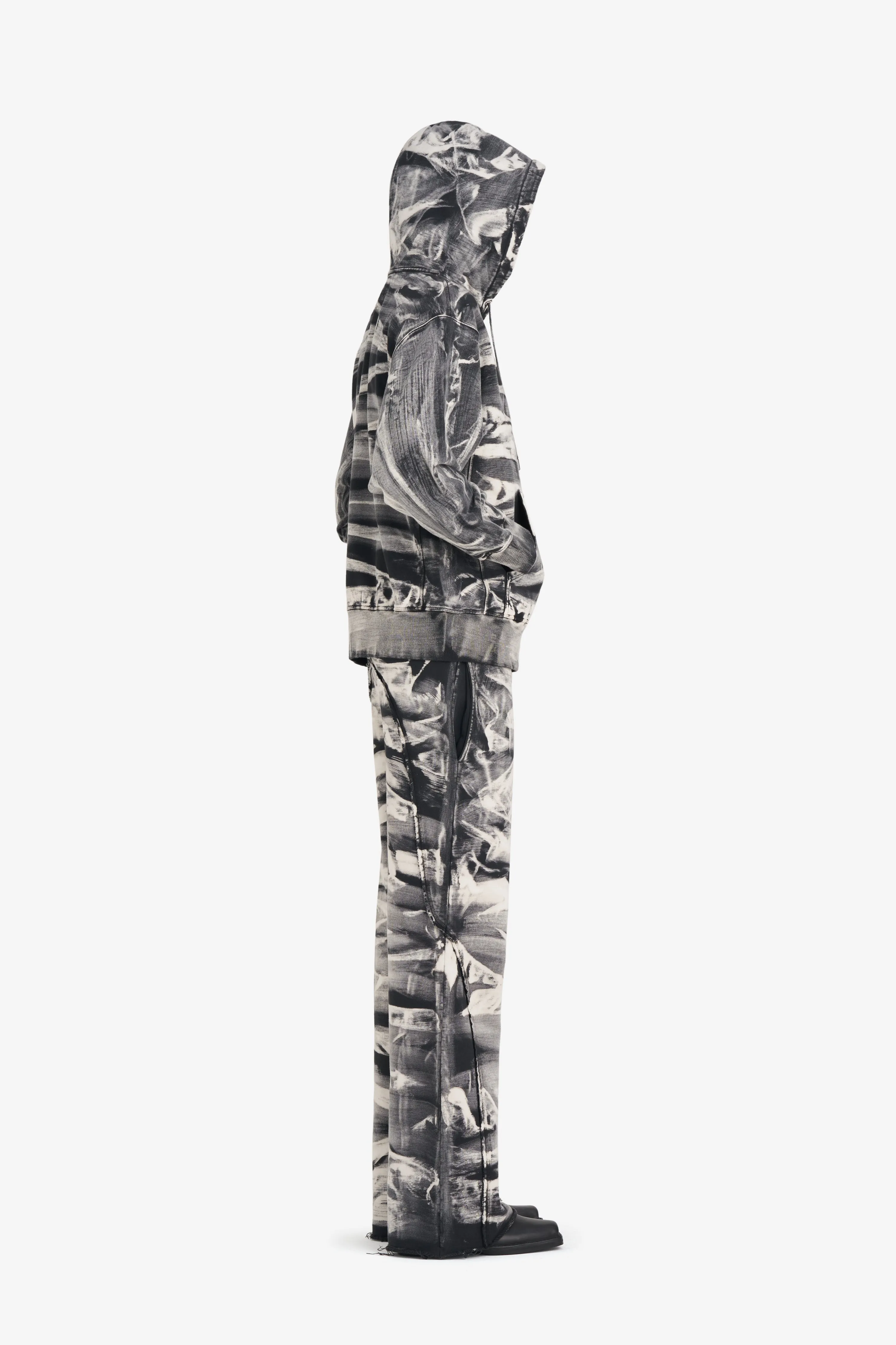 RELAX HOODIE É BLEACH sold by Etudes Studio product image thumbnail 4