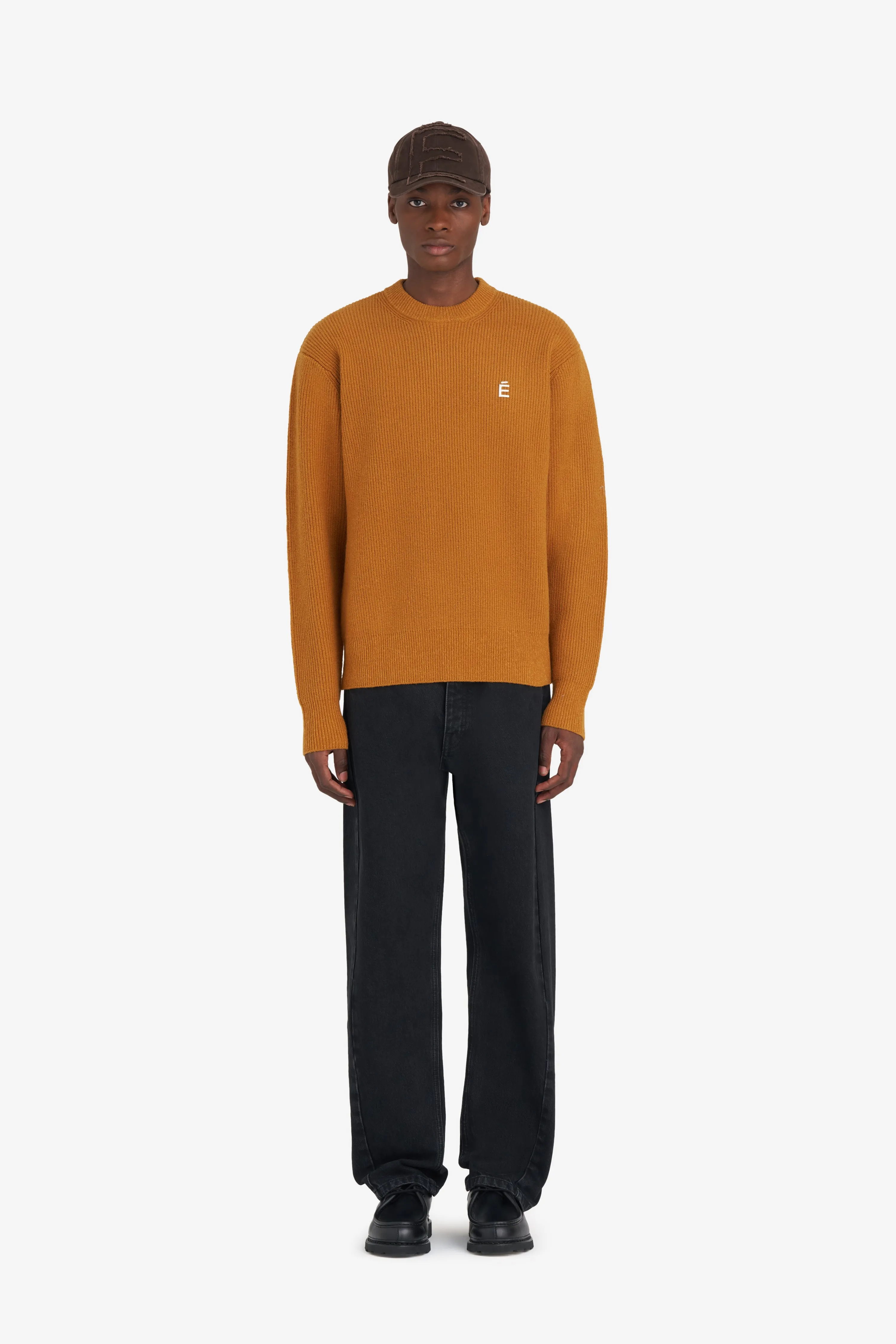 REGULAR ROUND NECK É sold by Etudes Studio product image thumbnail 3