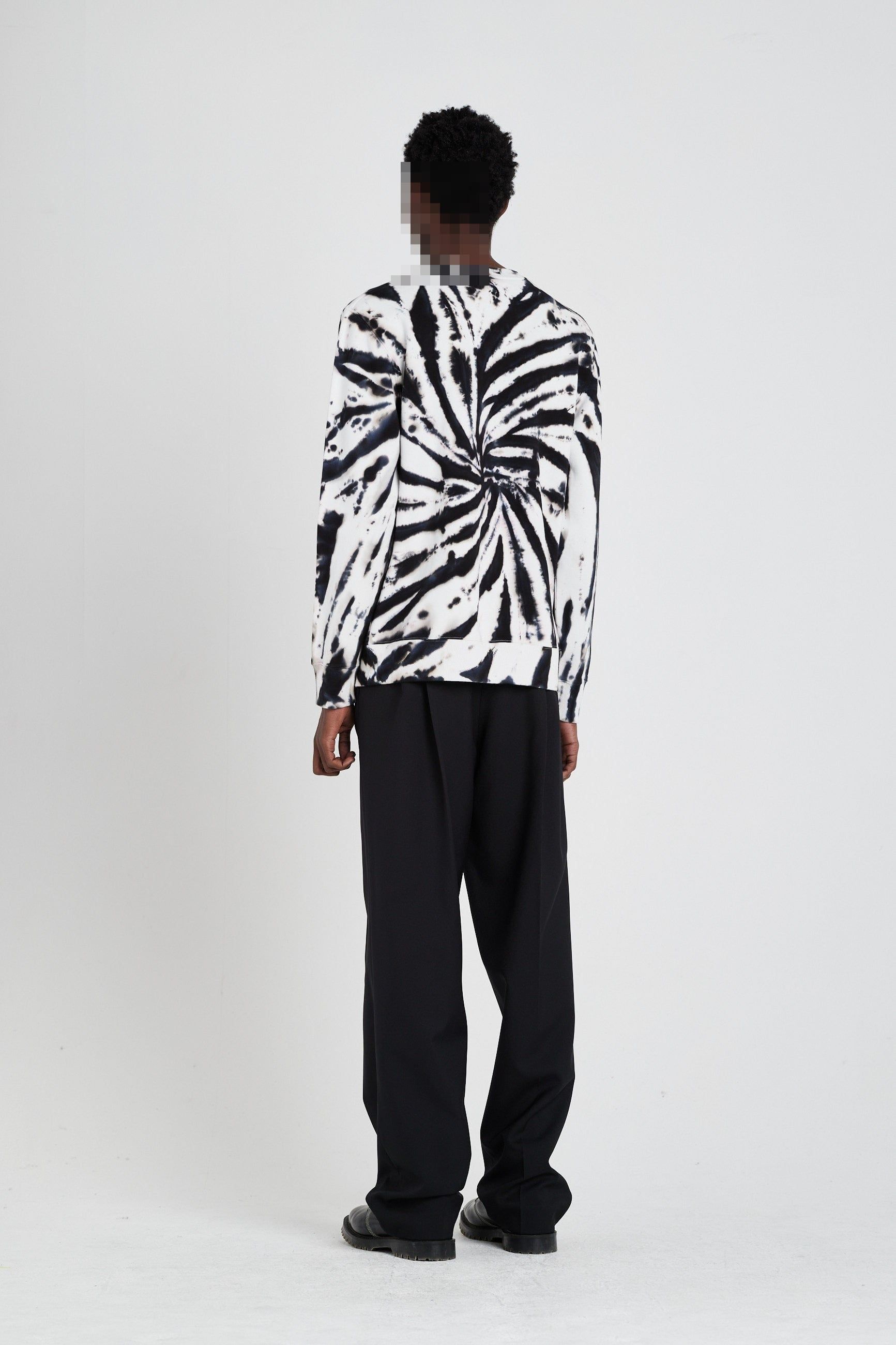 STORY ETUDES TIE-DYE sold by Etudes Studio product image thumbnail 3