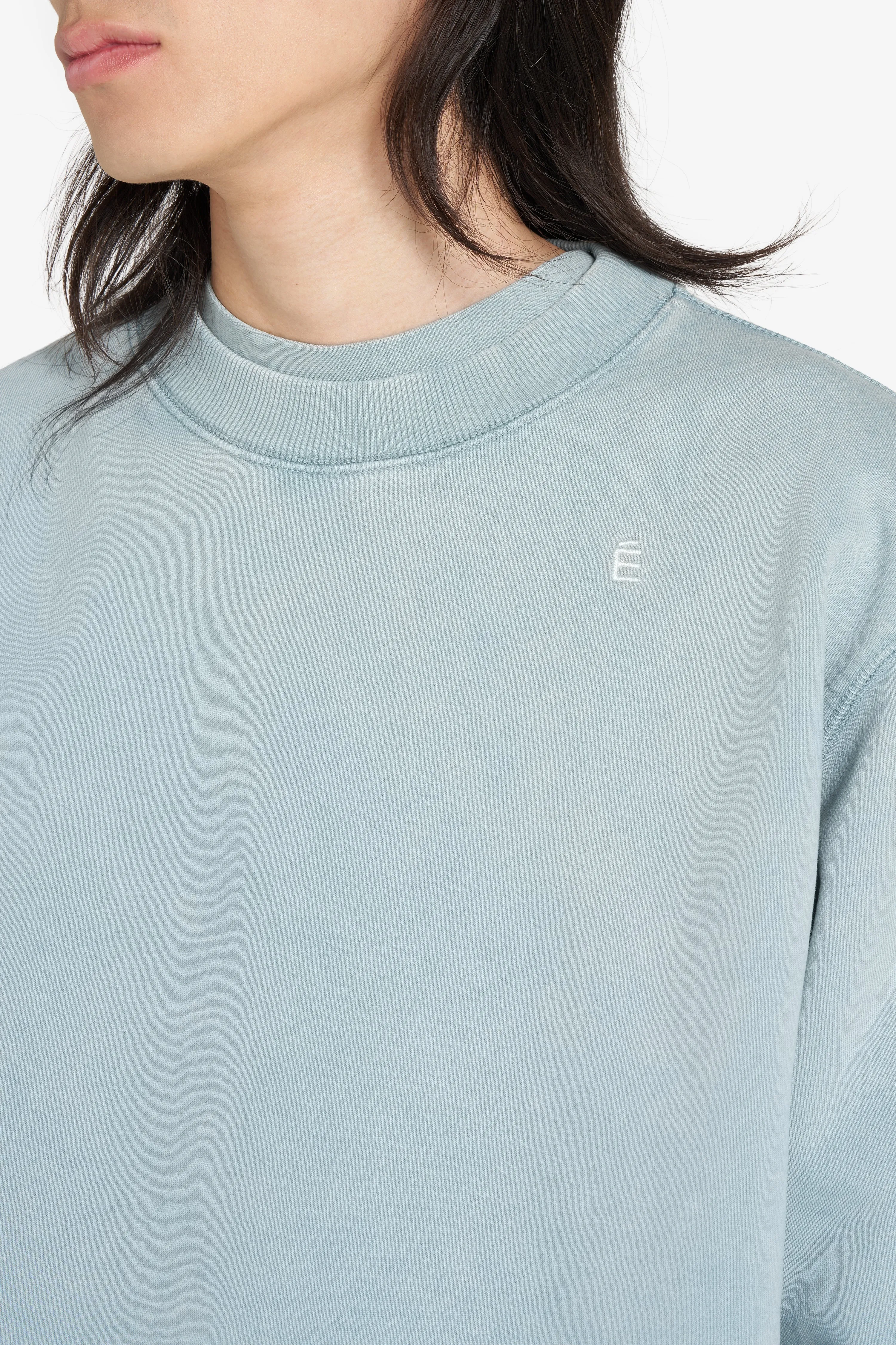 RELAX CREW É sold by Etudes Studio product image thumbnail 5