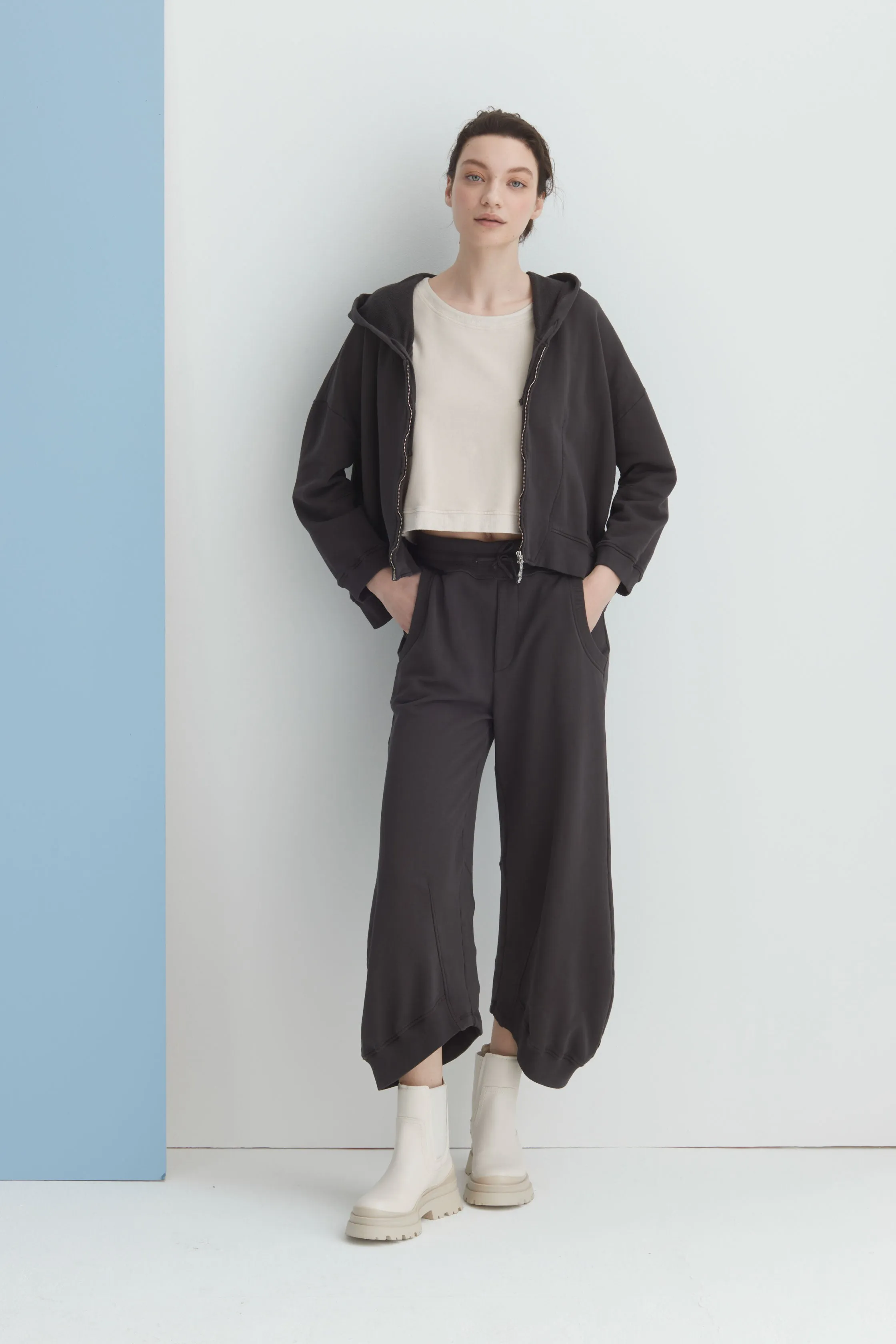 Cotton Jogger Pants Garment Dyed 06QU 1045 sold by European Culture