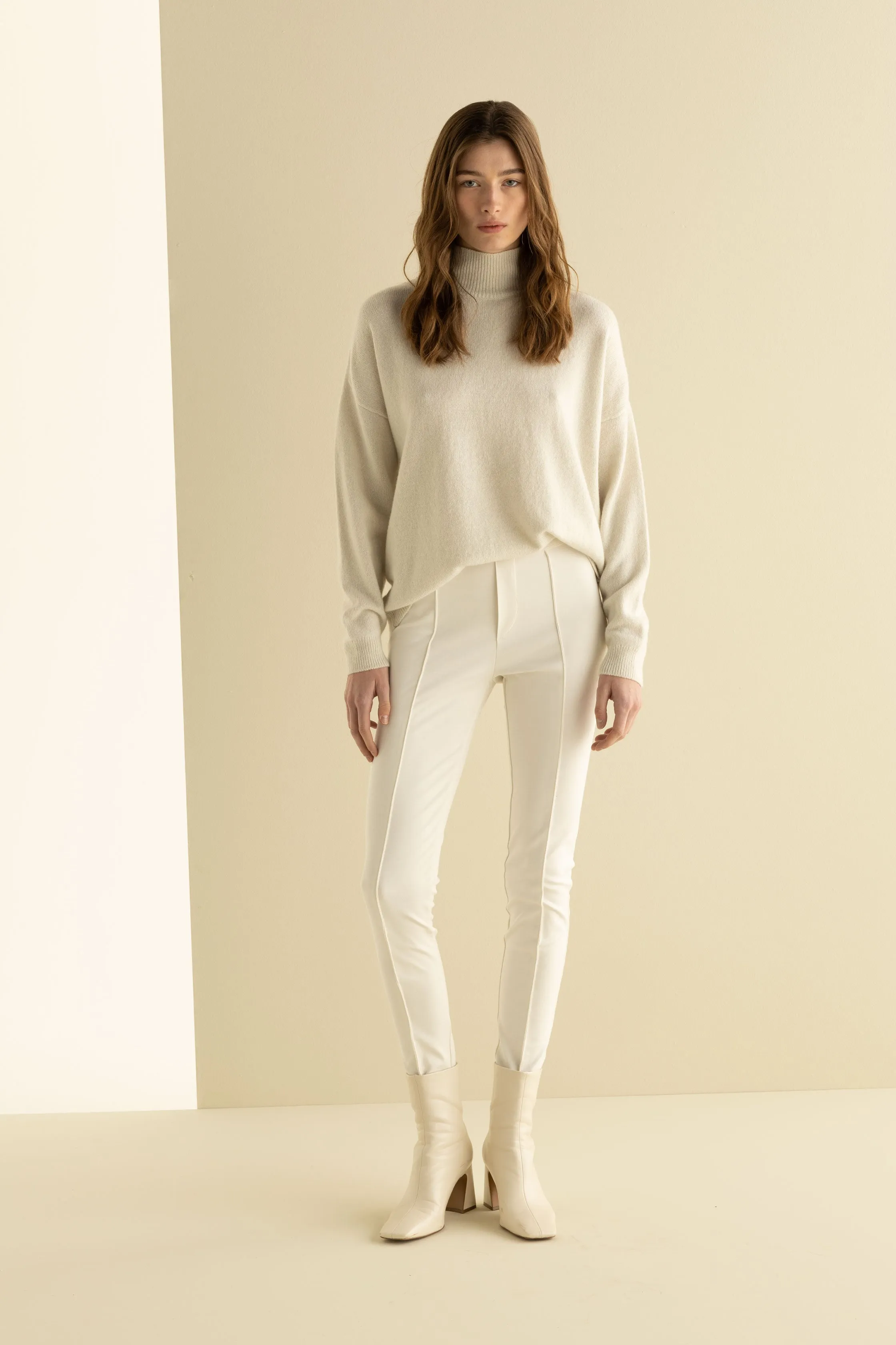 Turtleneck Sweater M610 9500 sold by European Culture