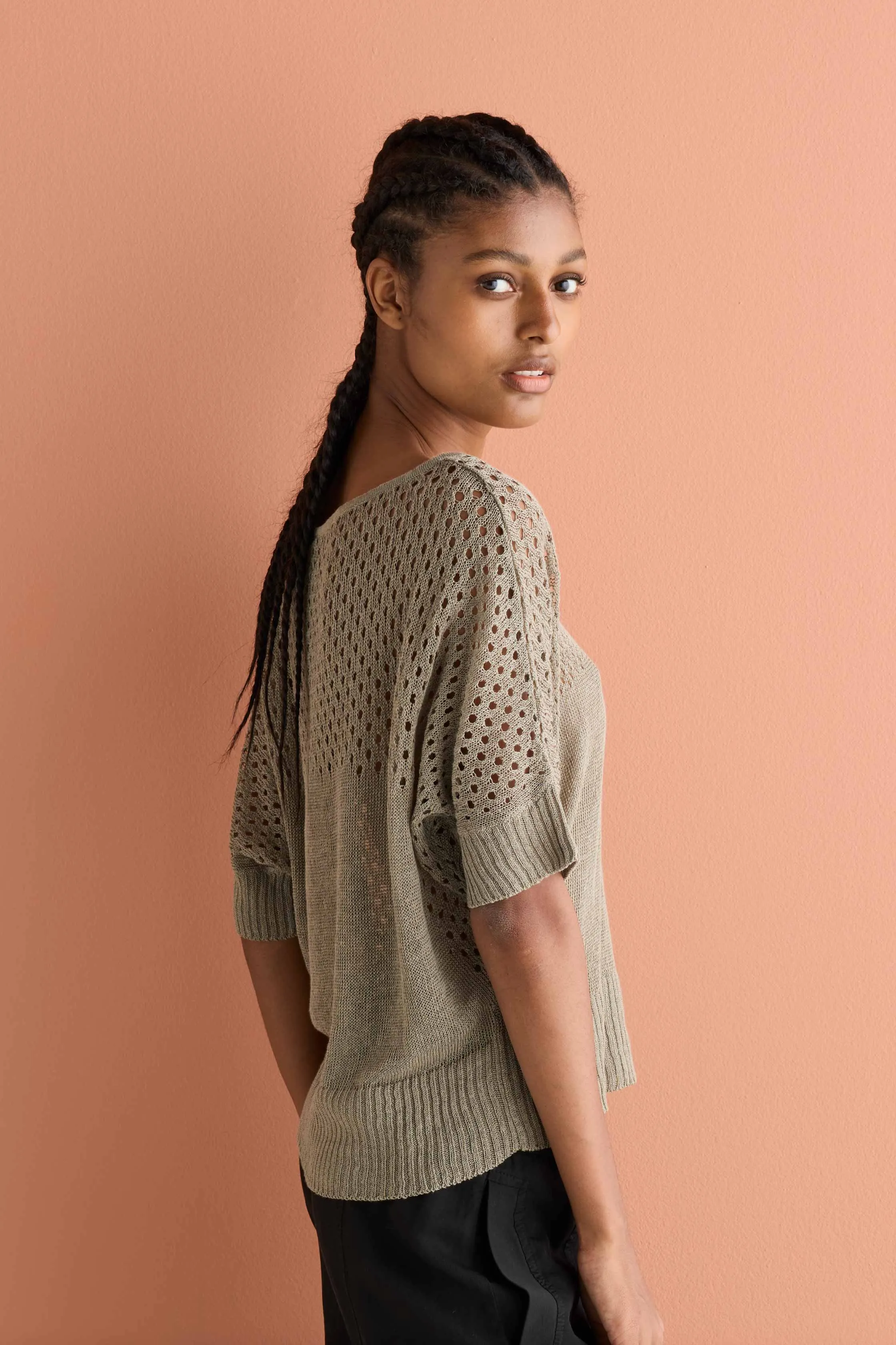 Relaxed-Fit Linen Top M510 9500 sold by European Culture product image thumbnail 3