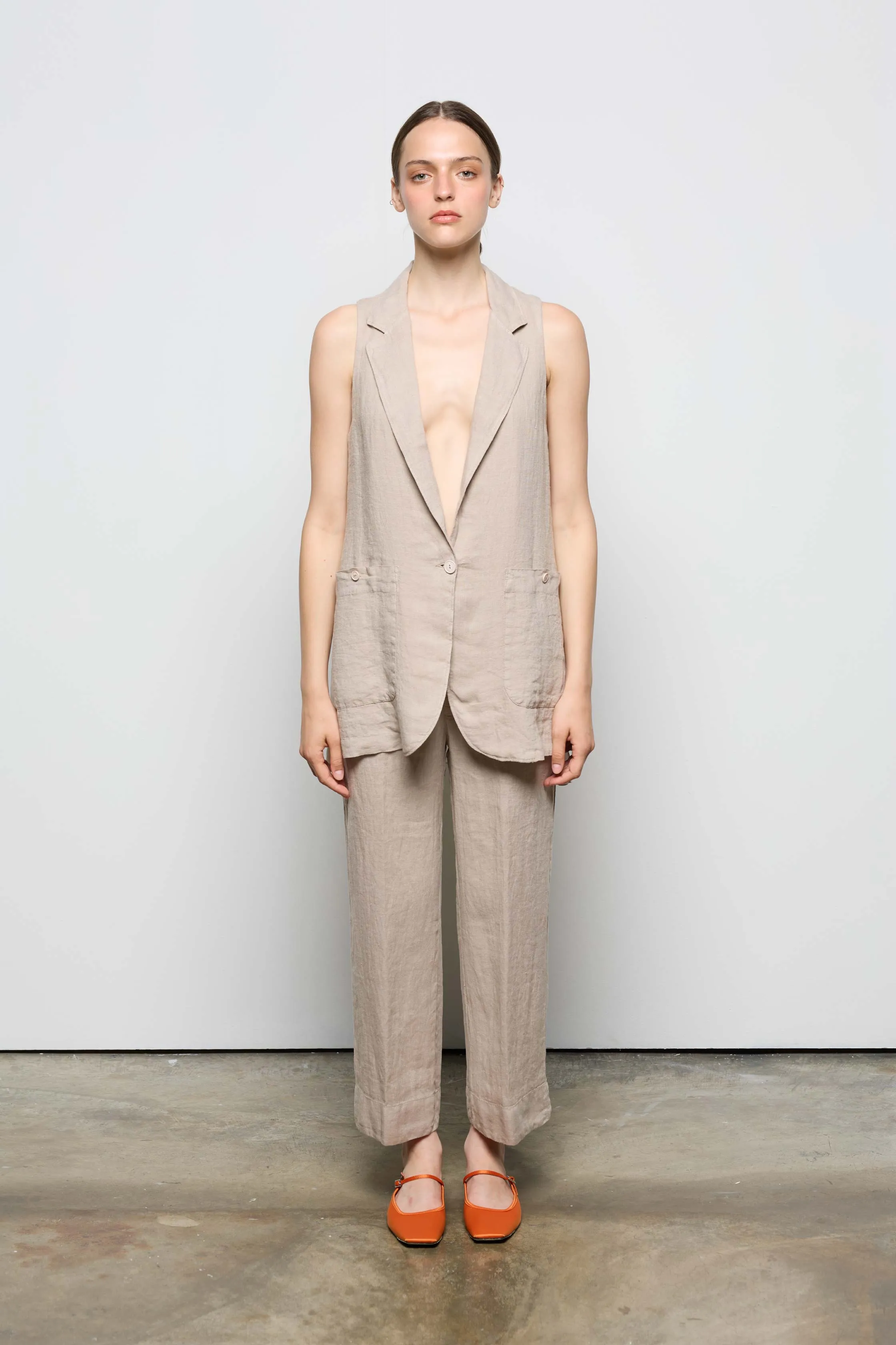 Gilet with Lapel Collar 55FU 7023 sold by European Culture